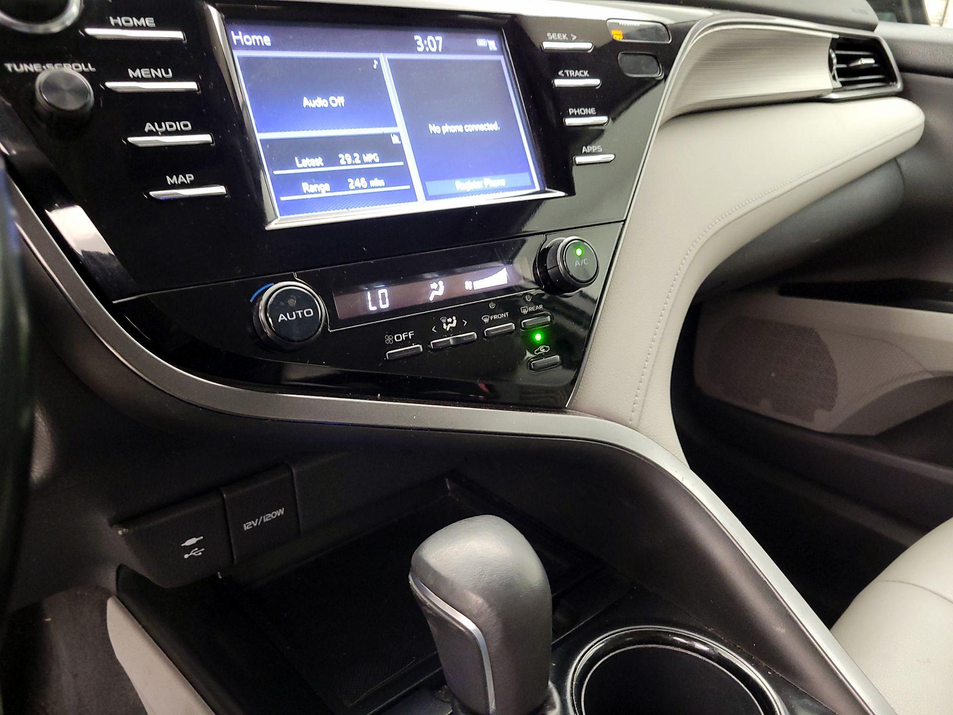 Thumbnail: 2019 Toyota Camry - 16