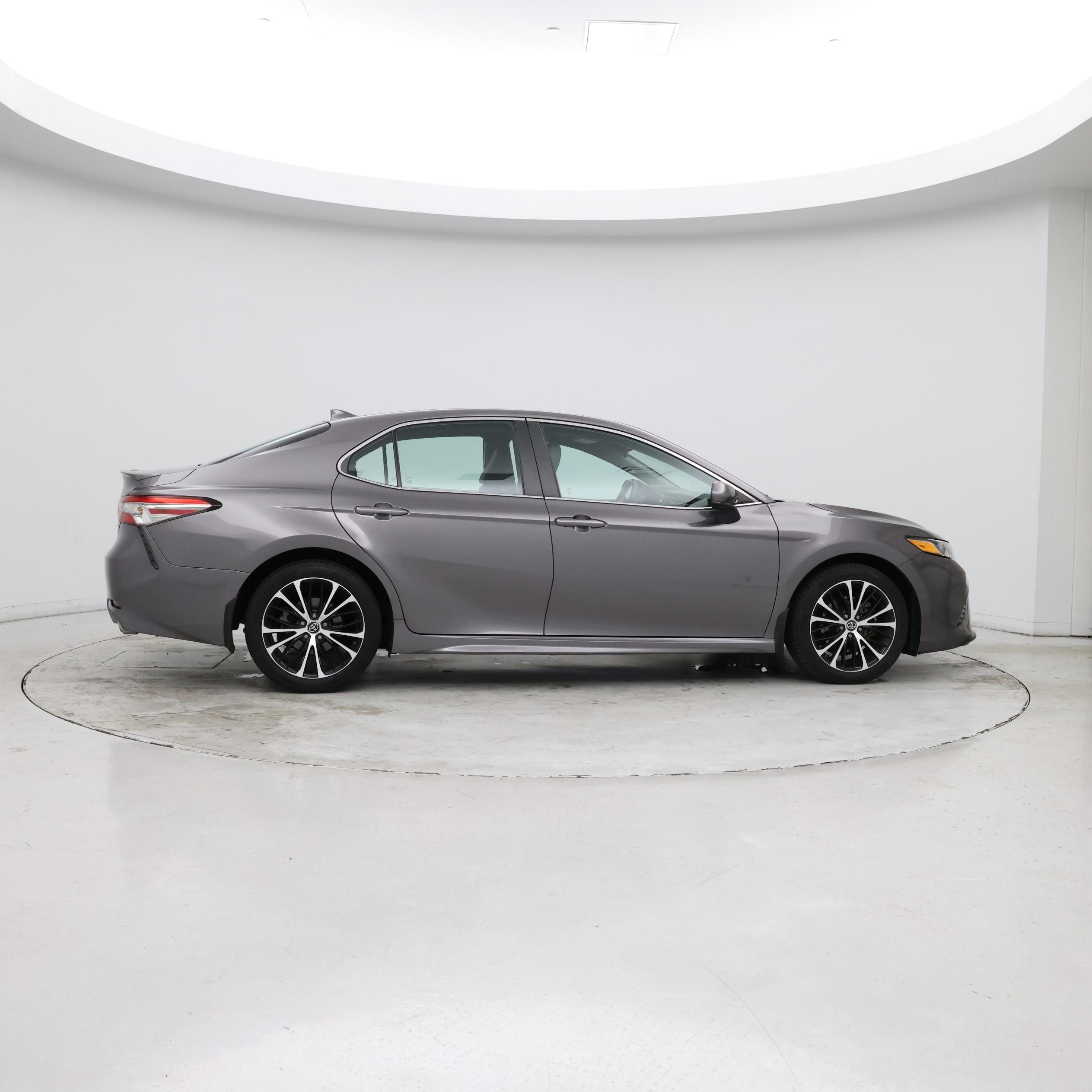 Thumbnail: 2019 Toyota Camry - 8