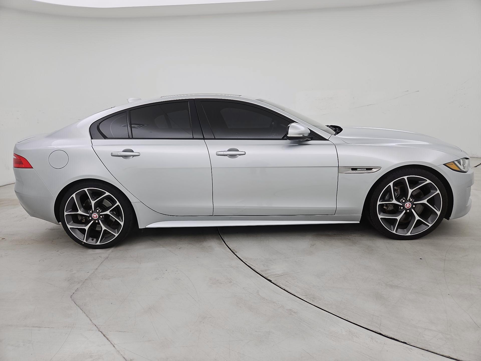 Thumbnail: 2018 Jaguar XE - 4