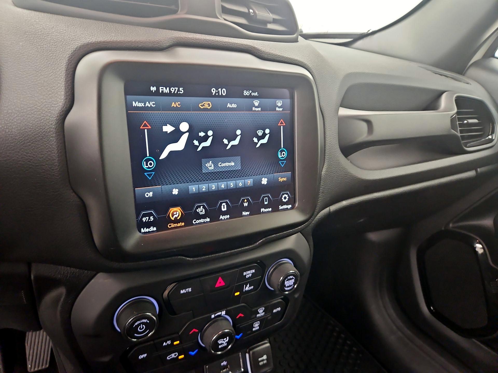 Thumbnail: 2022 Jeep Renegade - 15