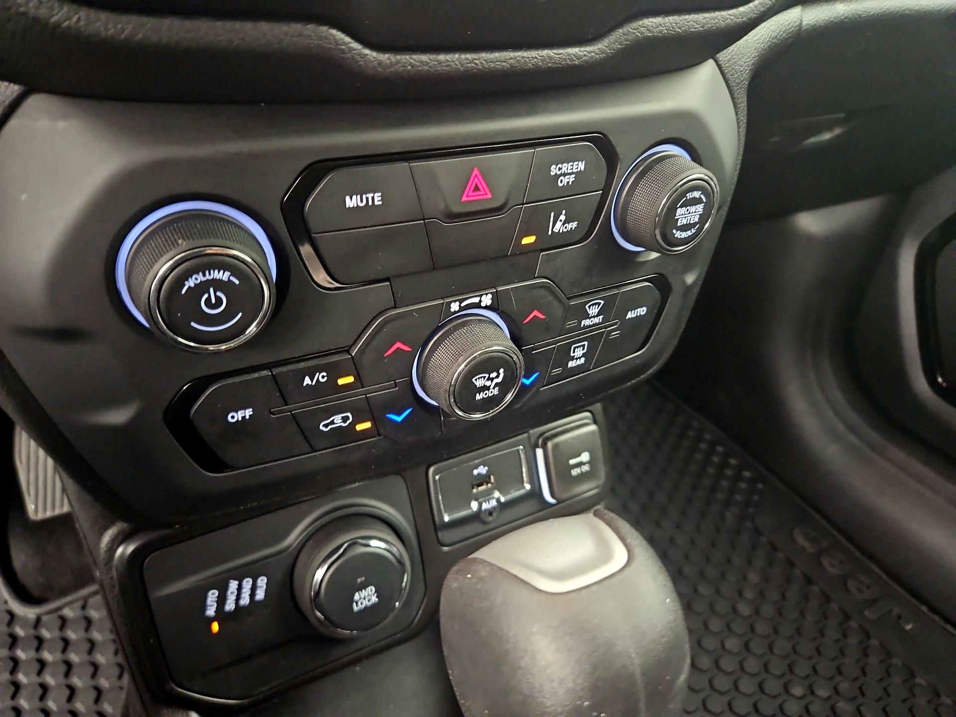Thumbnail: 2022 Jeep Renegade - 16