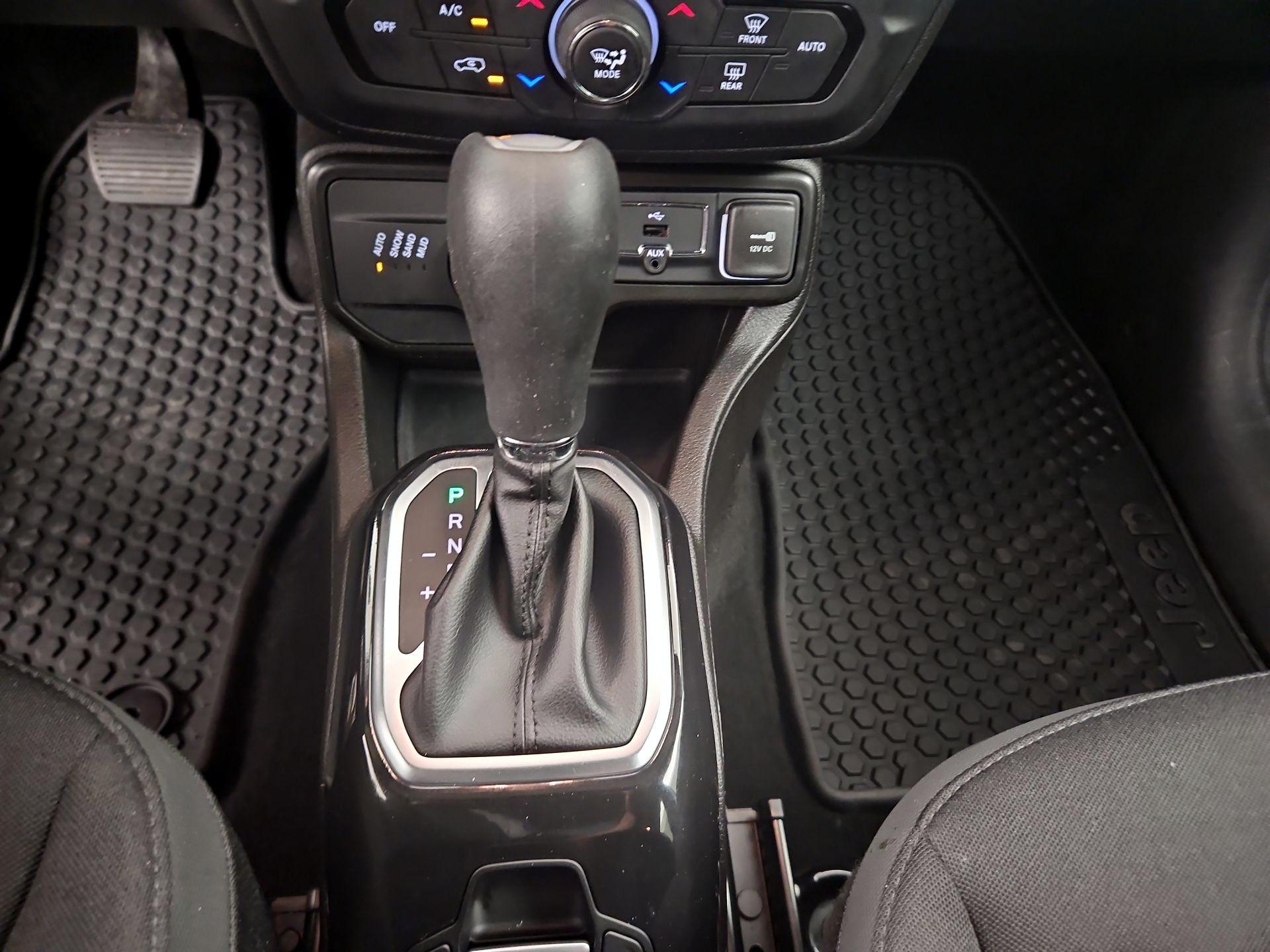 Thumbnail: 2022 Jeep Renegade - 17