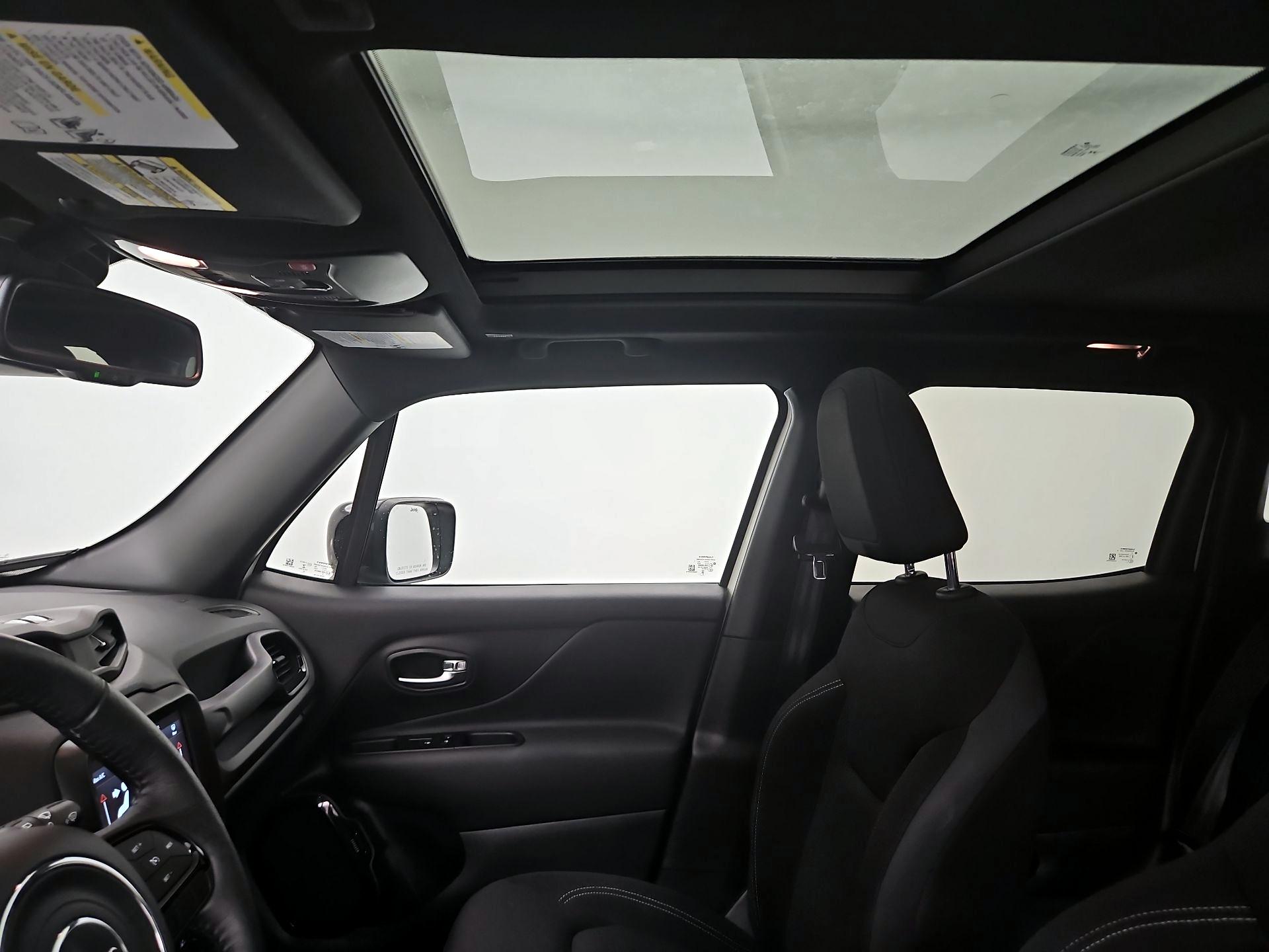 Thumbnail: 2022 Jeep Renegade - 19