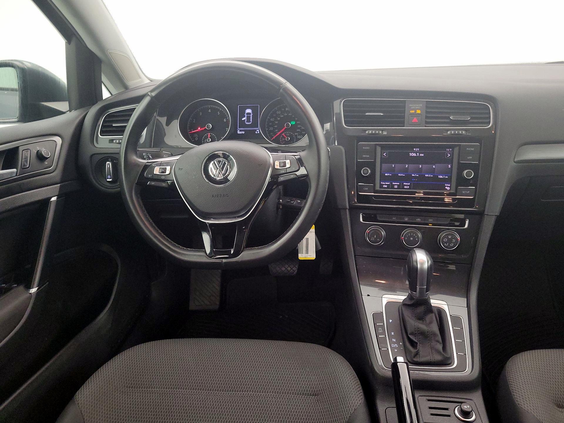 Thumbnail: 2019 Volkswagen Golf - 10