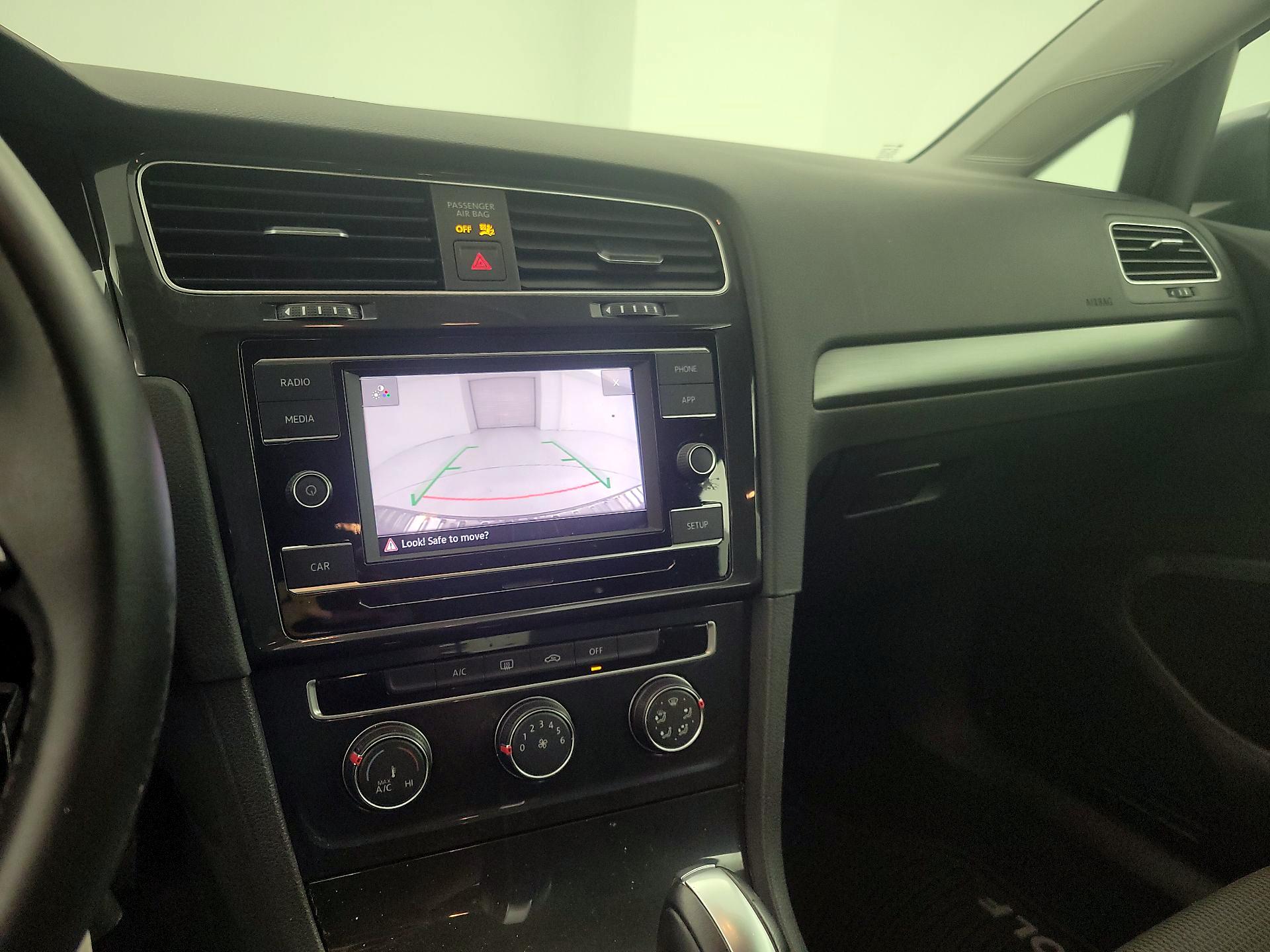 Thumbnail: 2019 Volkswagen Golf - 14