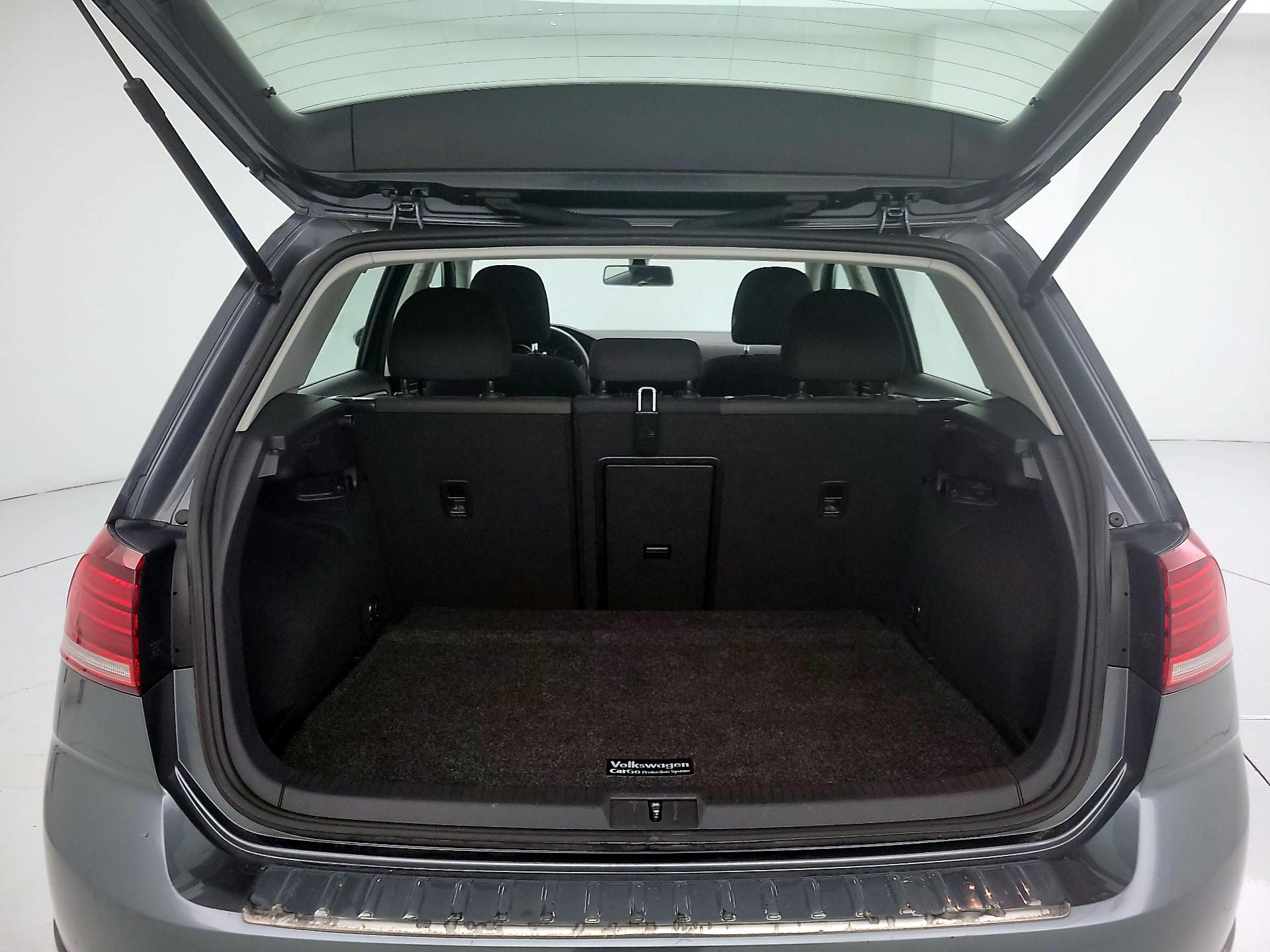 Thumbnail: 2019 Volkswagen Golf - 20