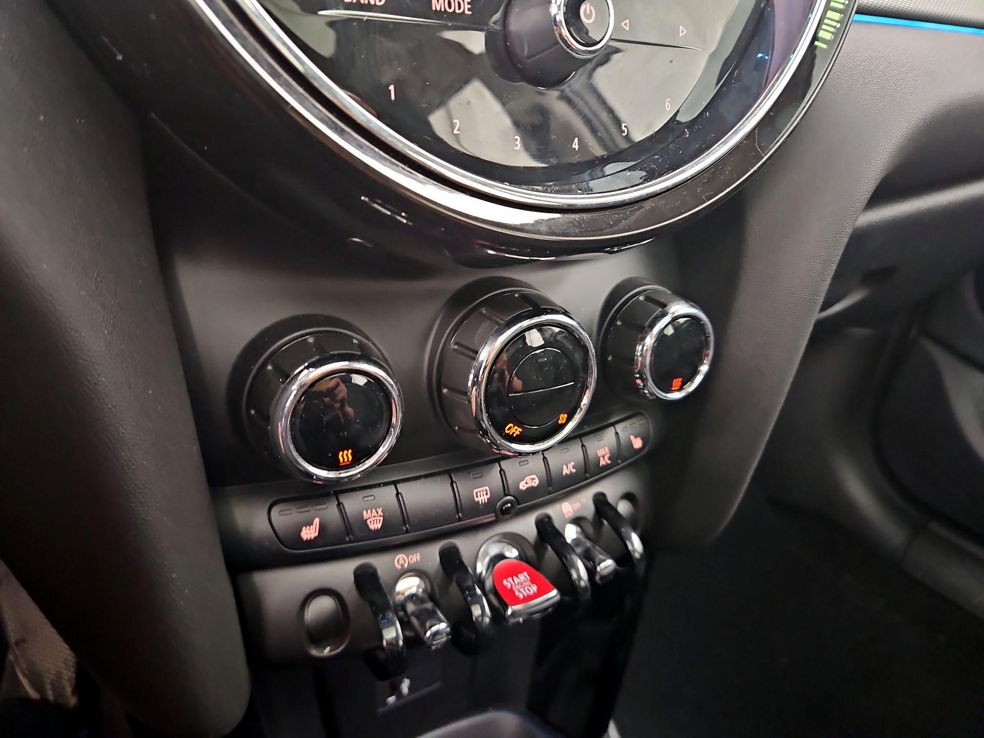 Thumbnail: 2022 MINI Cooper Hardtop - 17