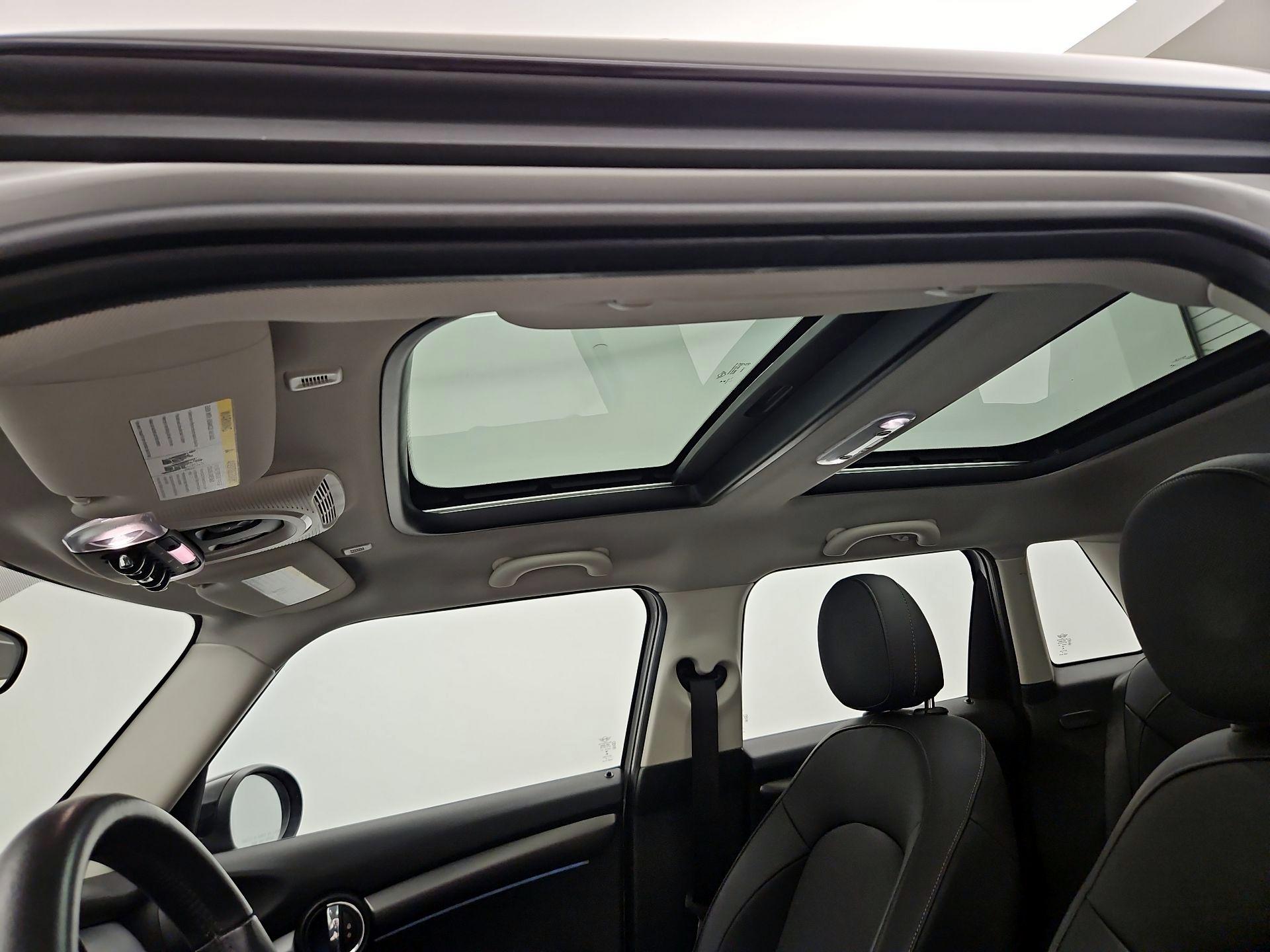 Thumbnail: 2022 MINI Cooper Hardtop - 20