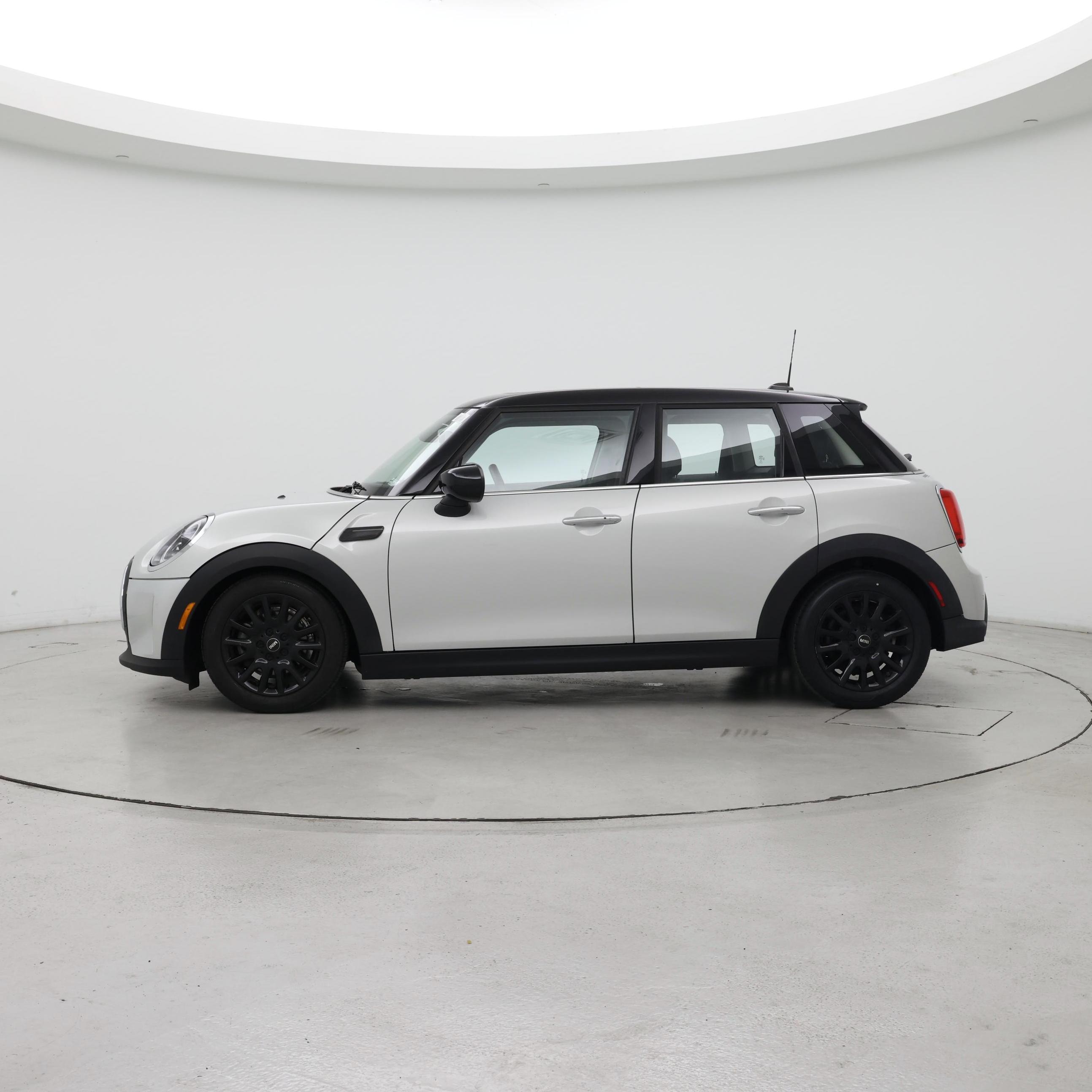 Thumbnail: 2022 MINI Cooper Hardtop - 3
