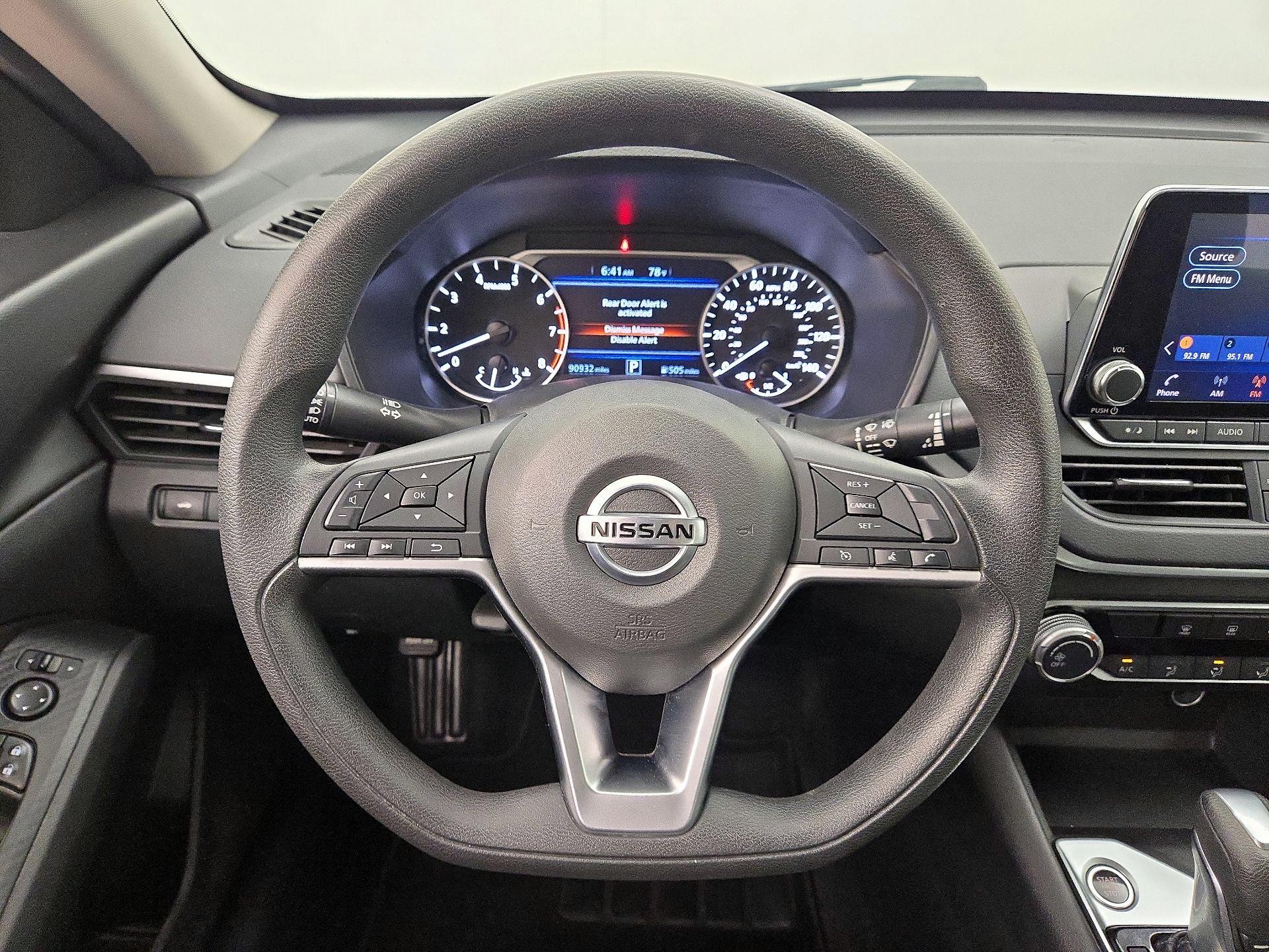 Thumbnail: 2019 Nissan Altima - 10