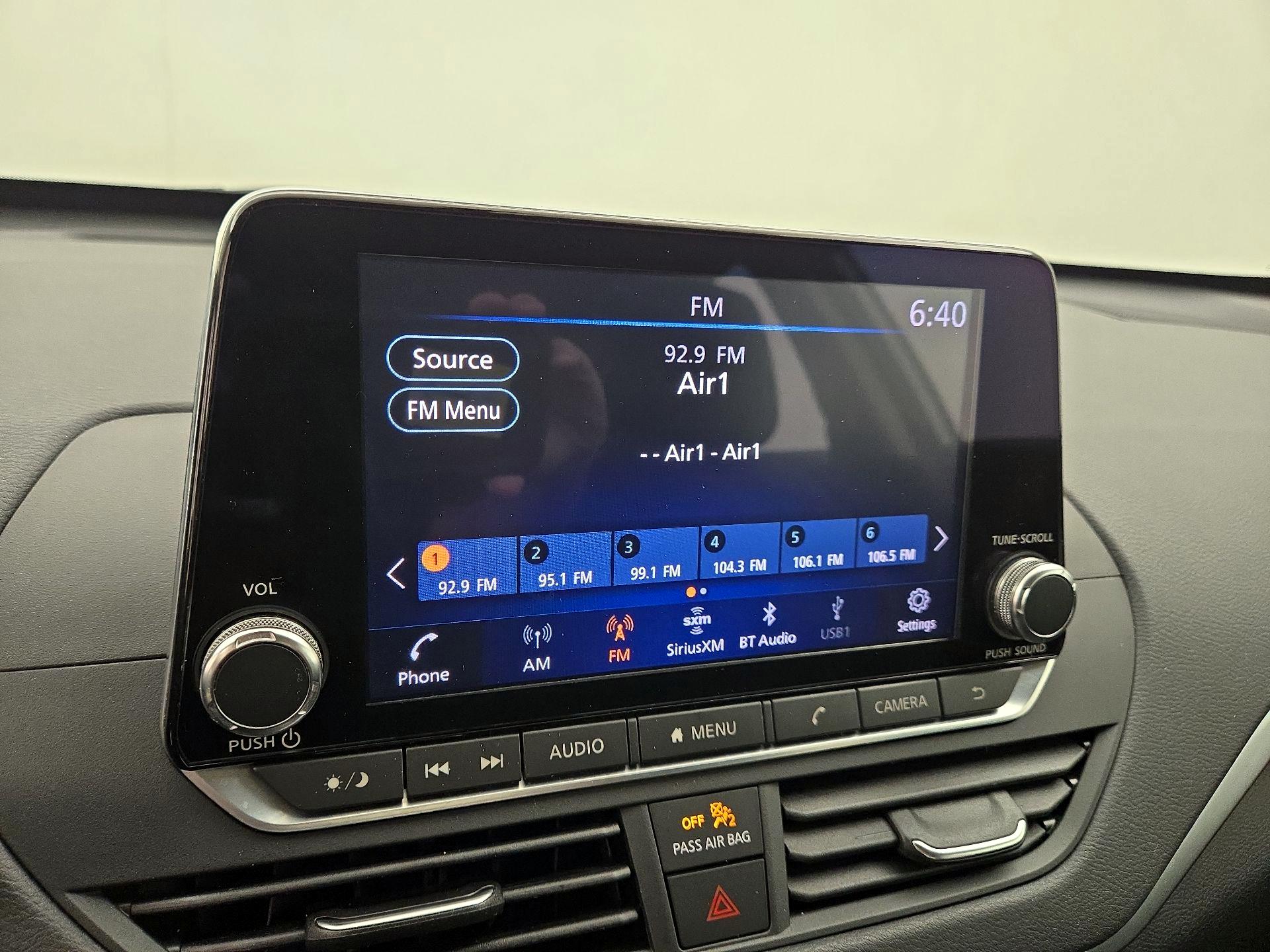 Thumbnail: 2019 Nissan Altima - 15