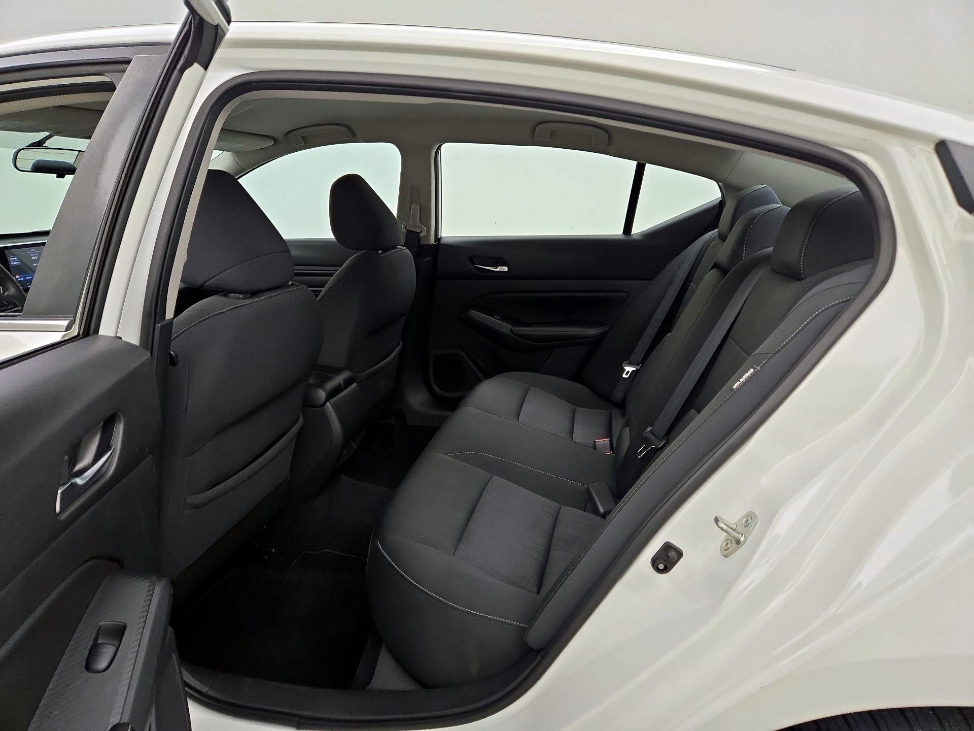 Thumbnail: 2019 Nissan Altima - 19