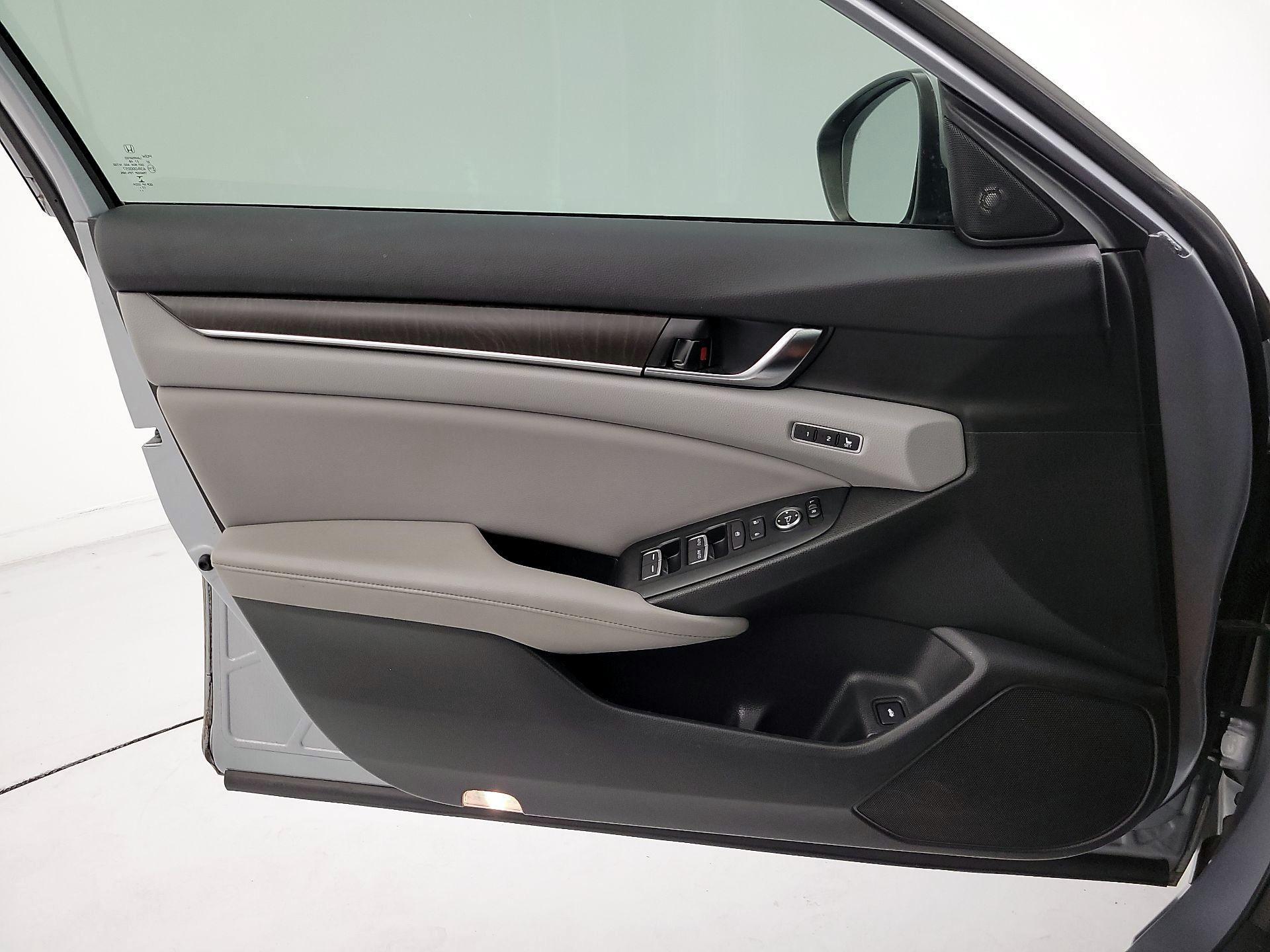 Thumbnail: 2018 Honda Accord - 12