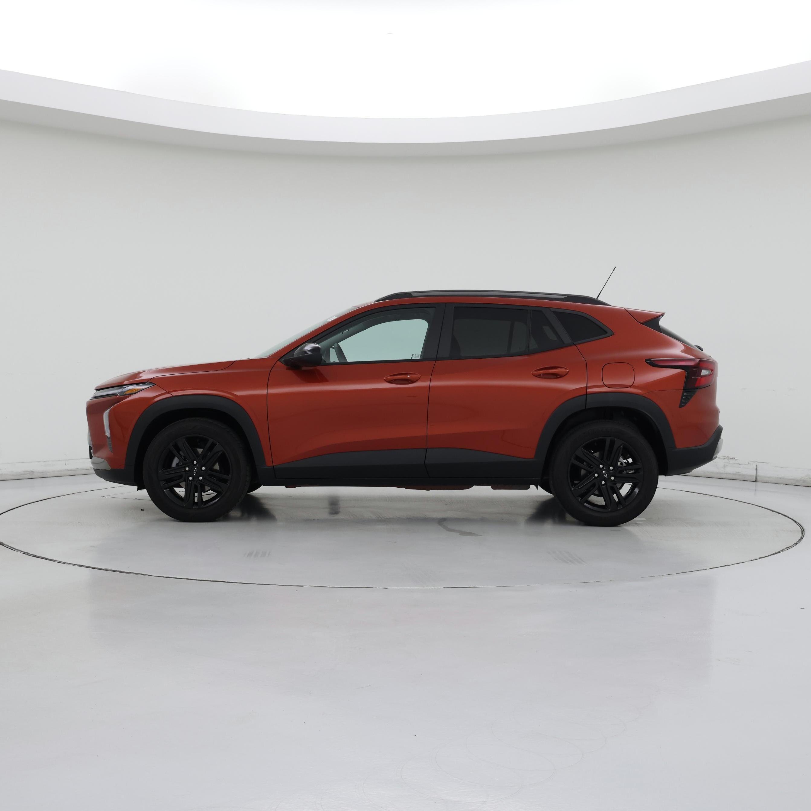 Thumbnail: 2024 Chevrolet Trax - 3