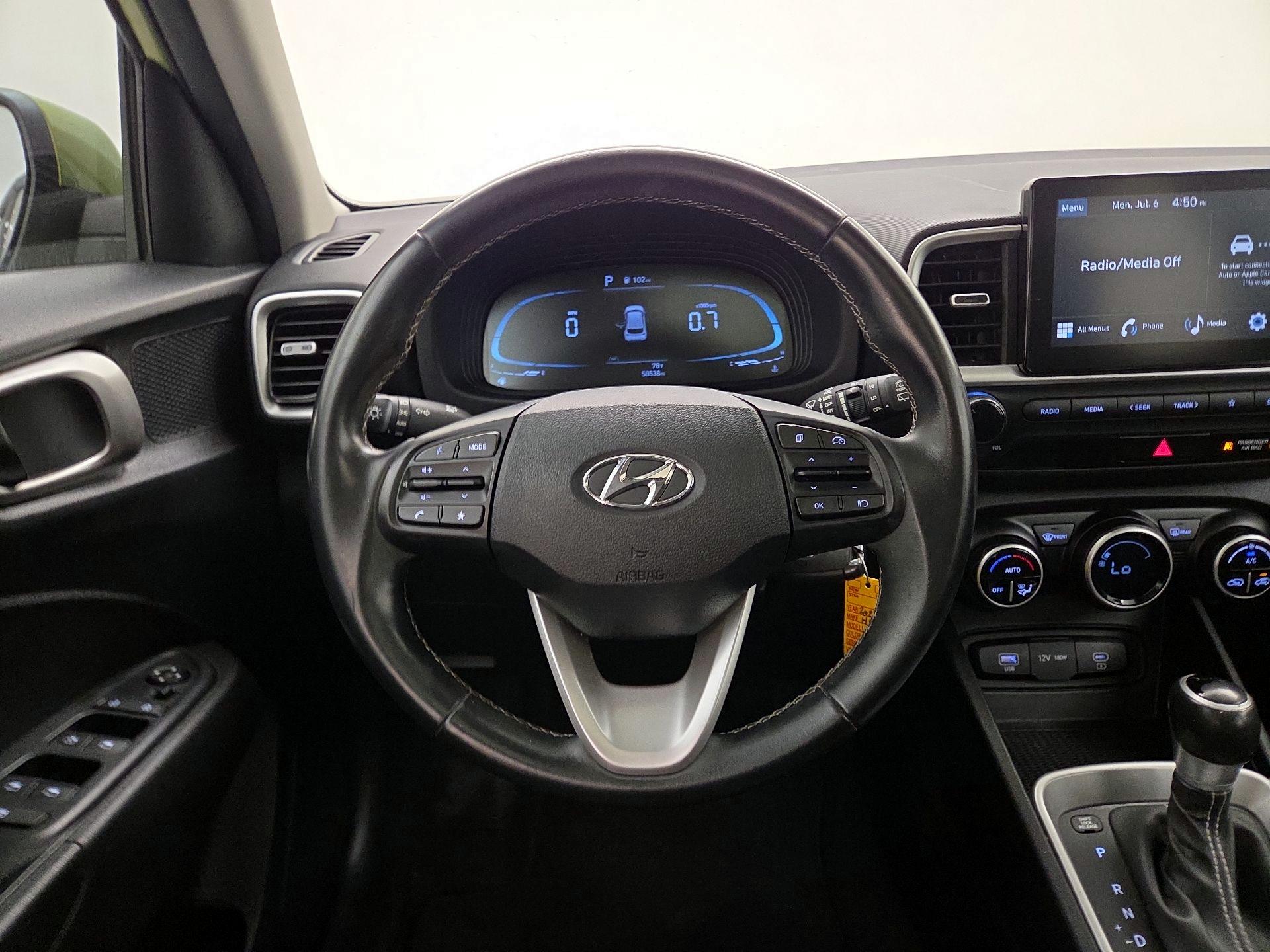 Thumbnail: 2023 Hyundai Venue - 10