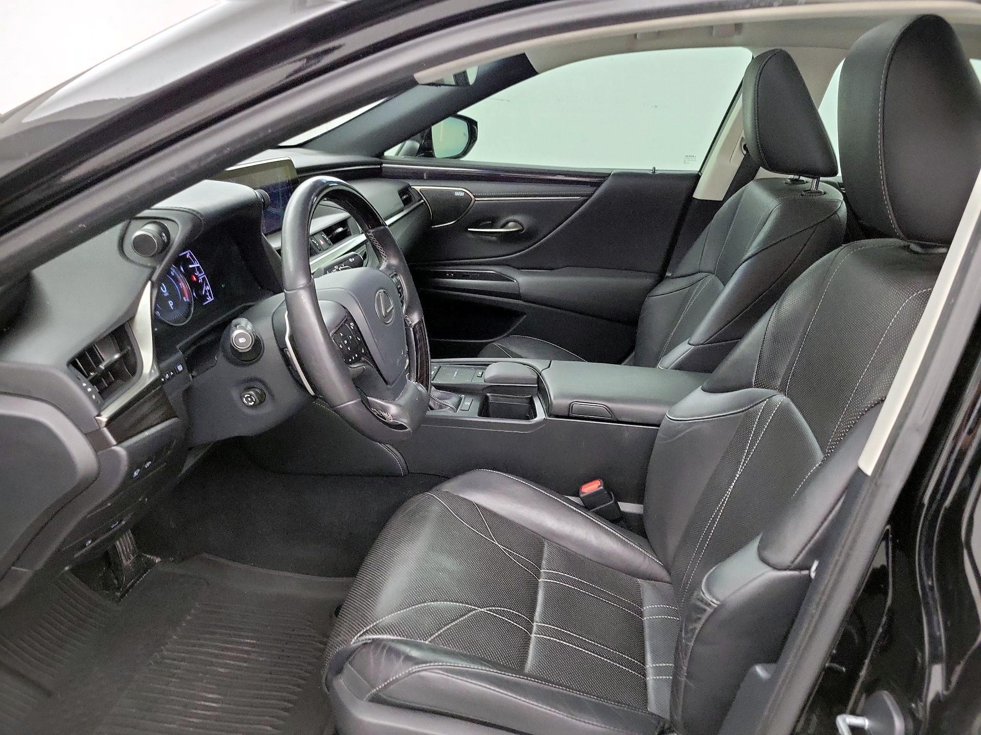 Thumbnail: 2019 Lexus ES - 11