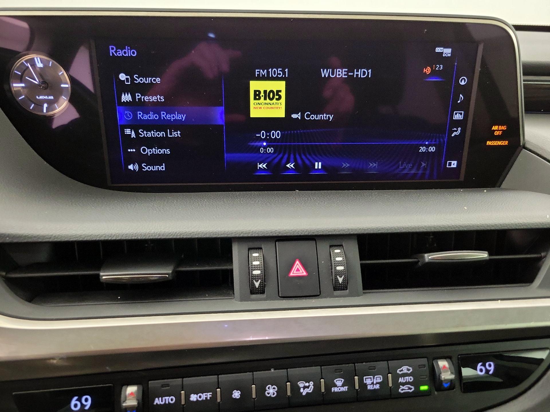 Thumbnail: 2019 Lexus ES - 16