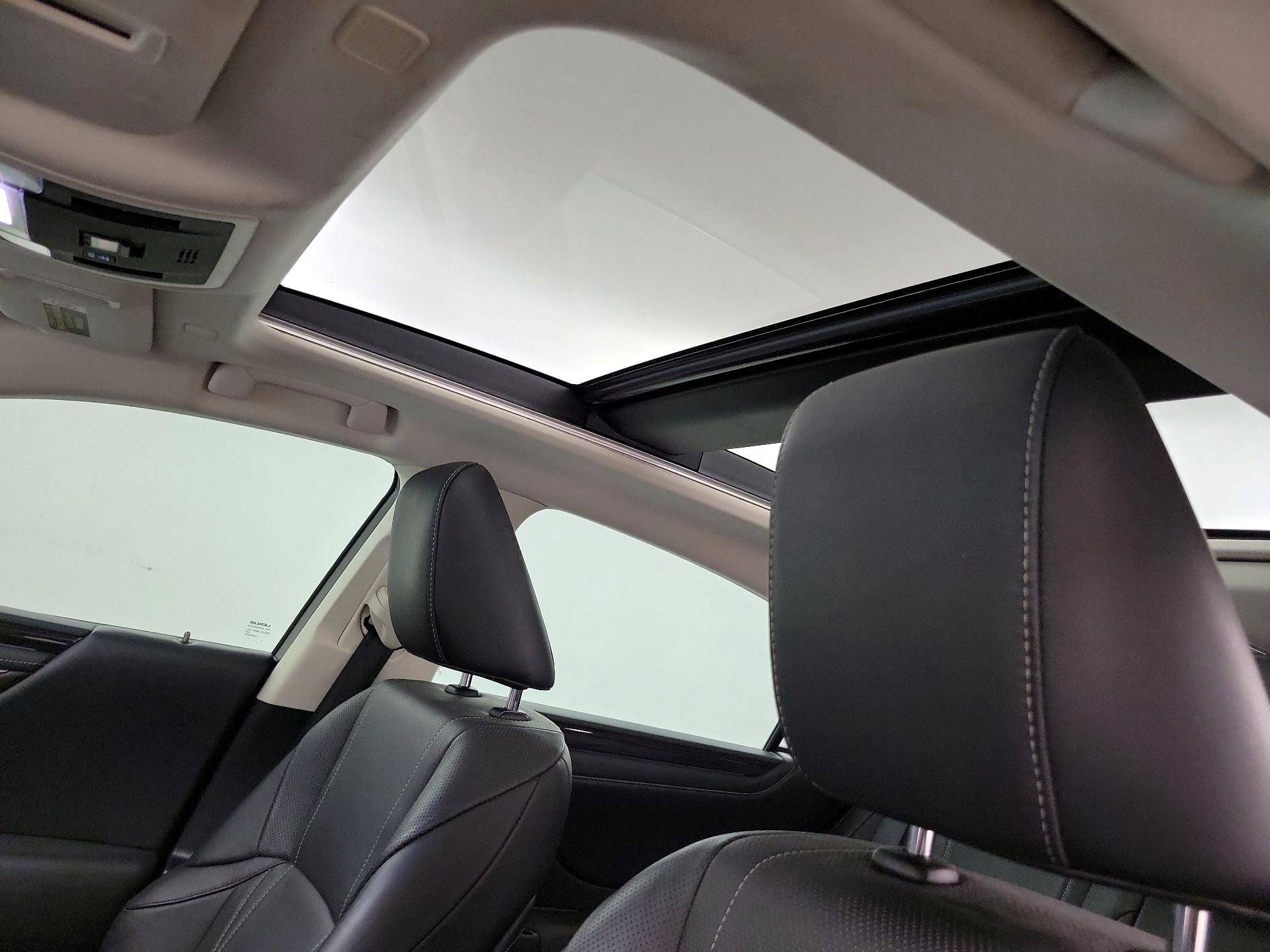 Thumbnail: 2019 Lexus ES - 20