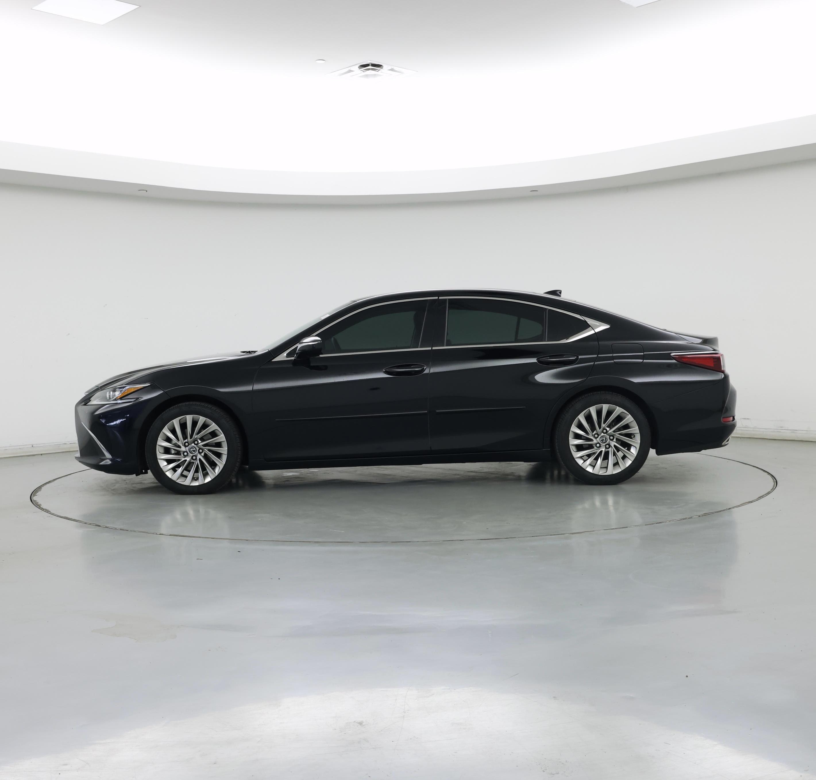 Thumbnail: 2019 Lexus ES - 3