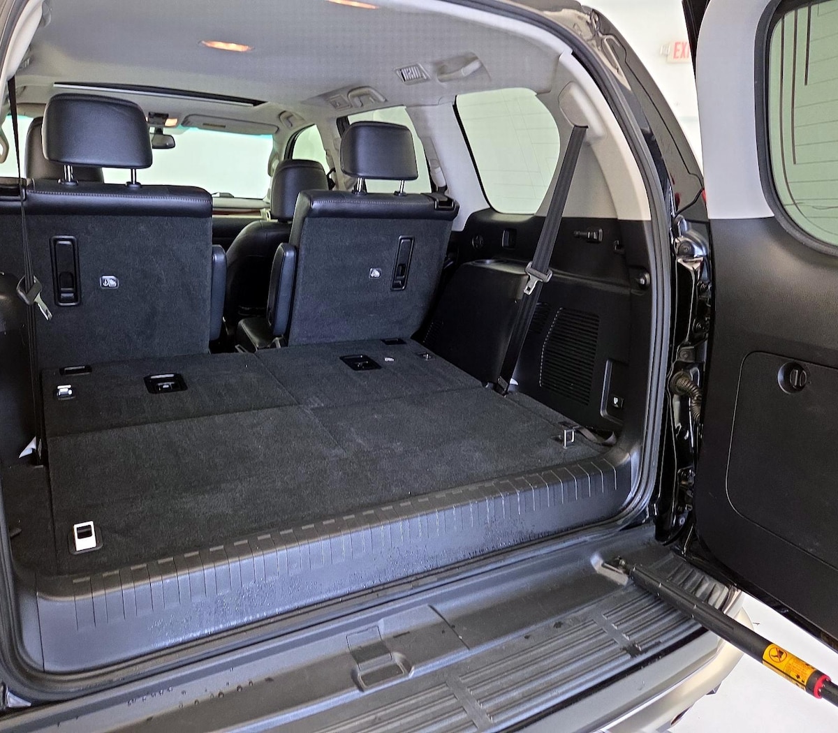 Trunk/Cargo (Seats Up)