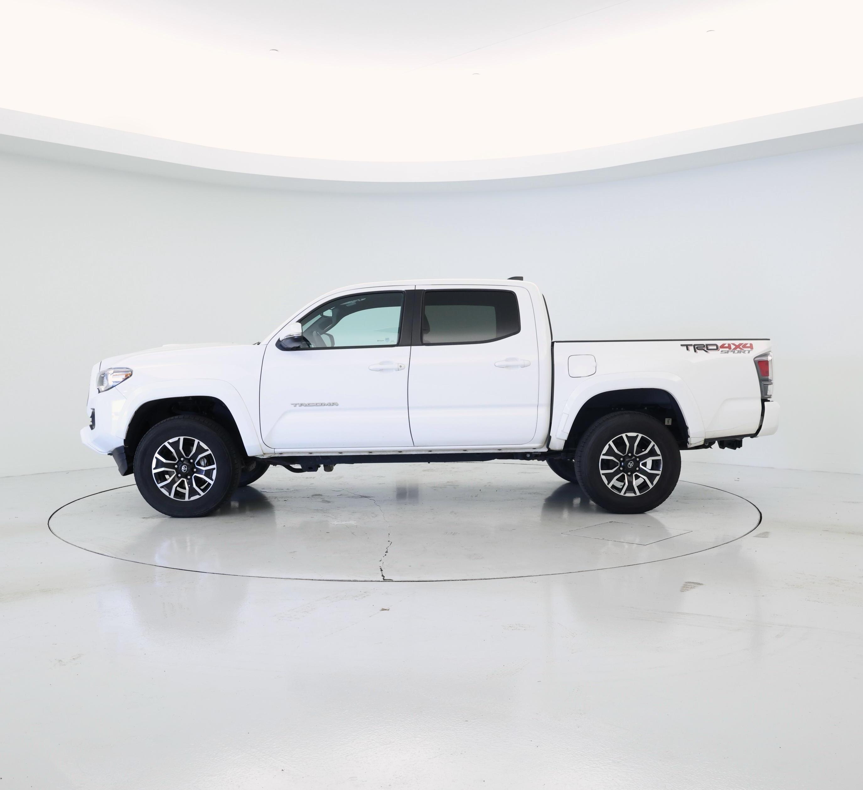 Thumbnail: 2022 Toyota Tacoma - 3