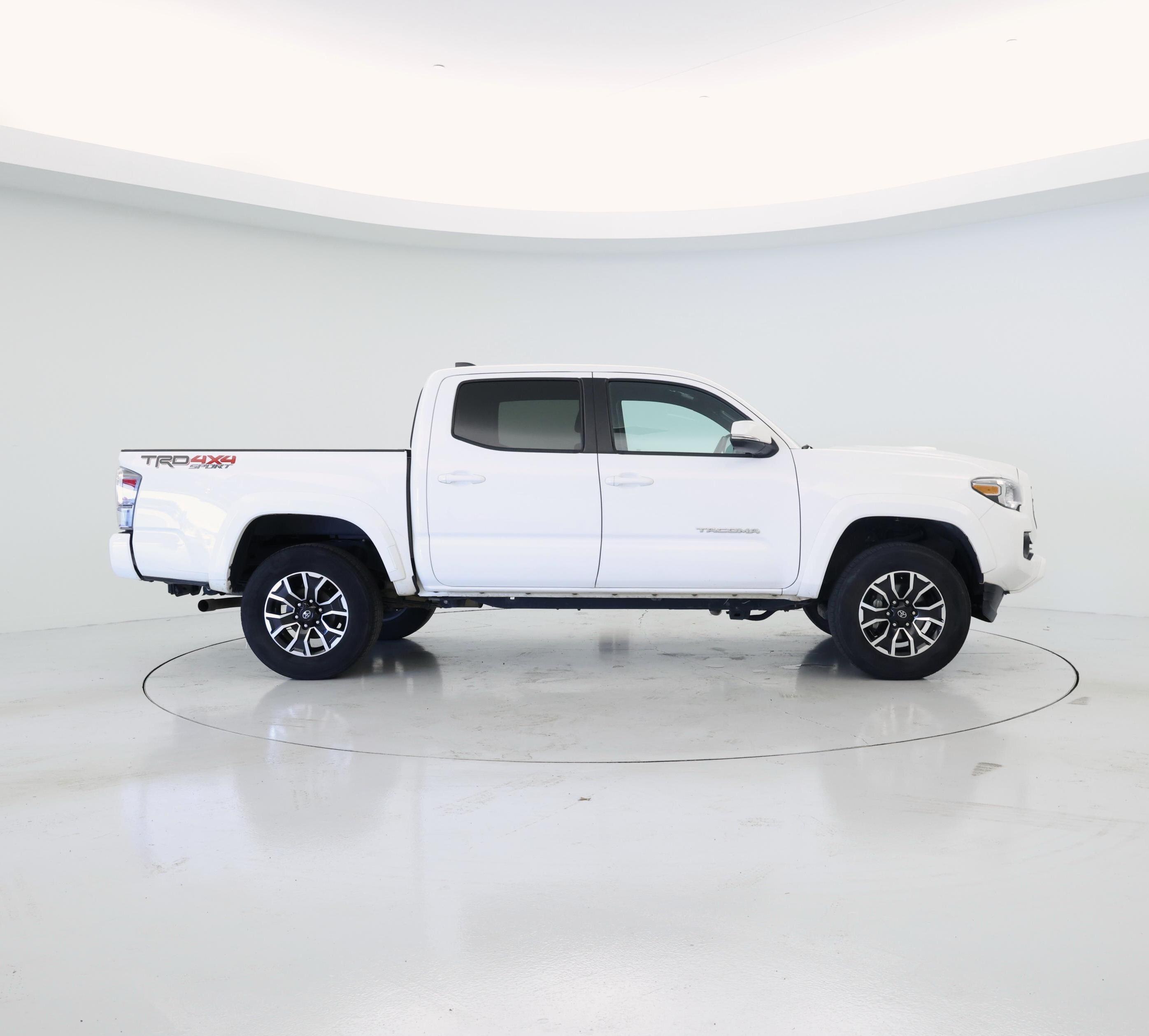 Thumbnail: 2022 Toyota Tacoma - 7