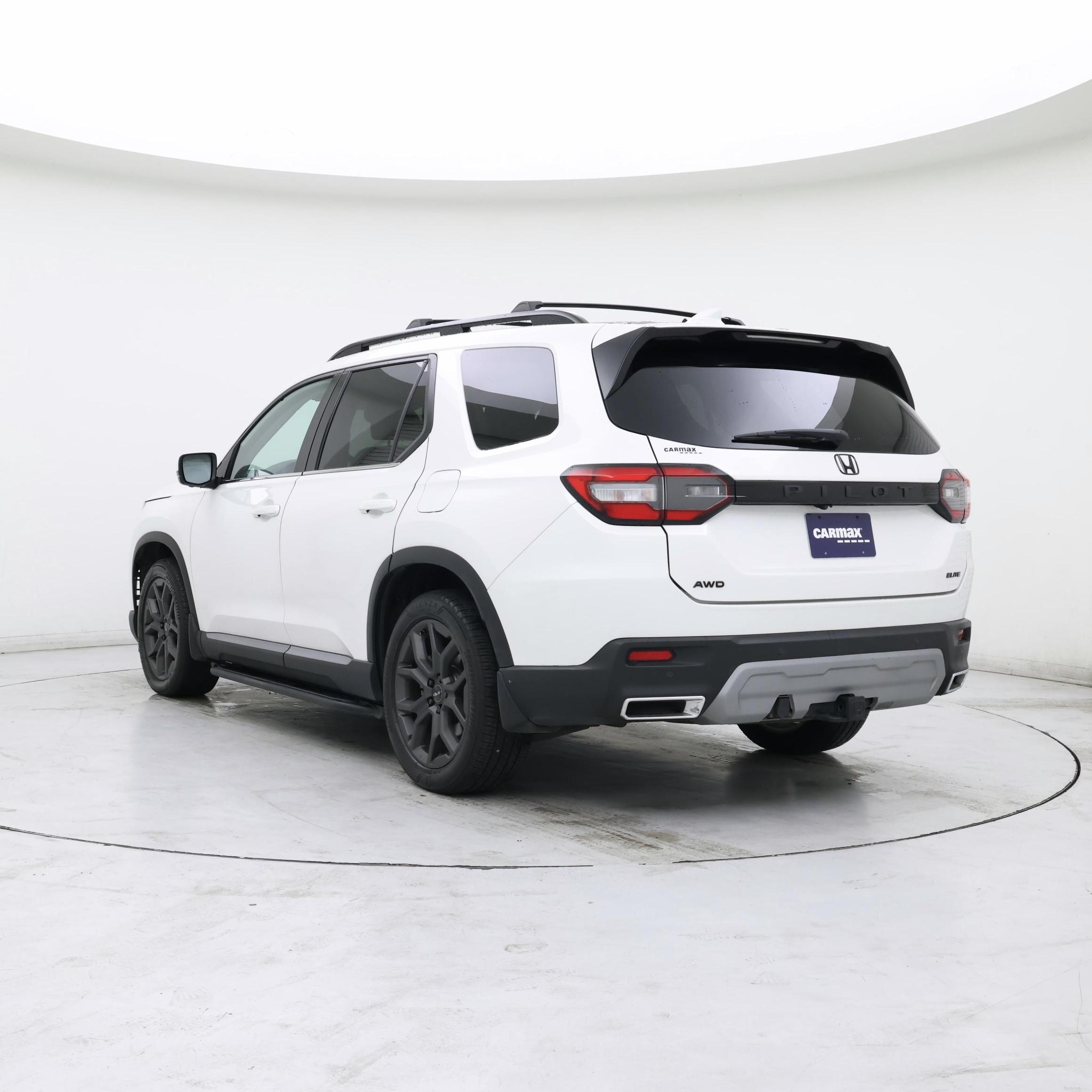 Thumbnail: 2023 Honda Pilot - 2