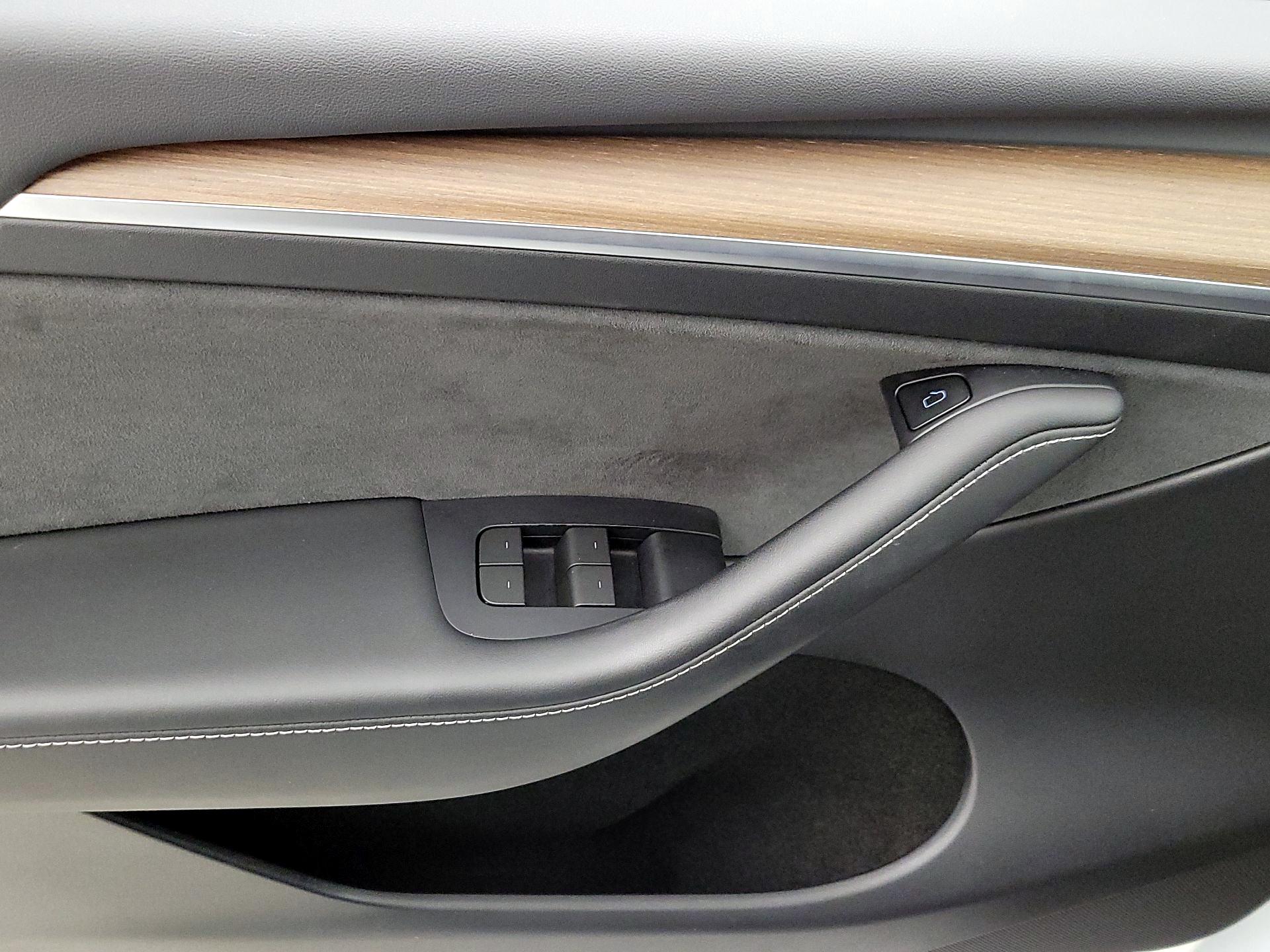 Thumbnail: 2023 Tesla Model Y - 12