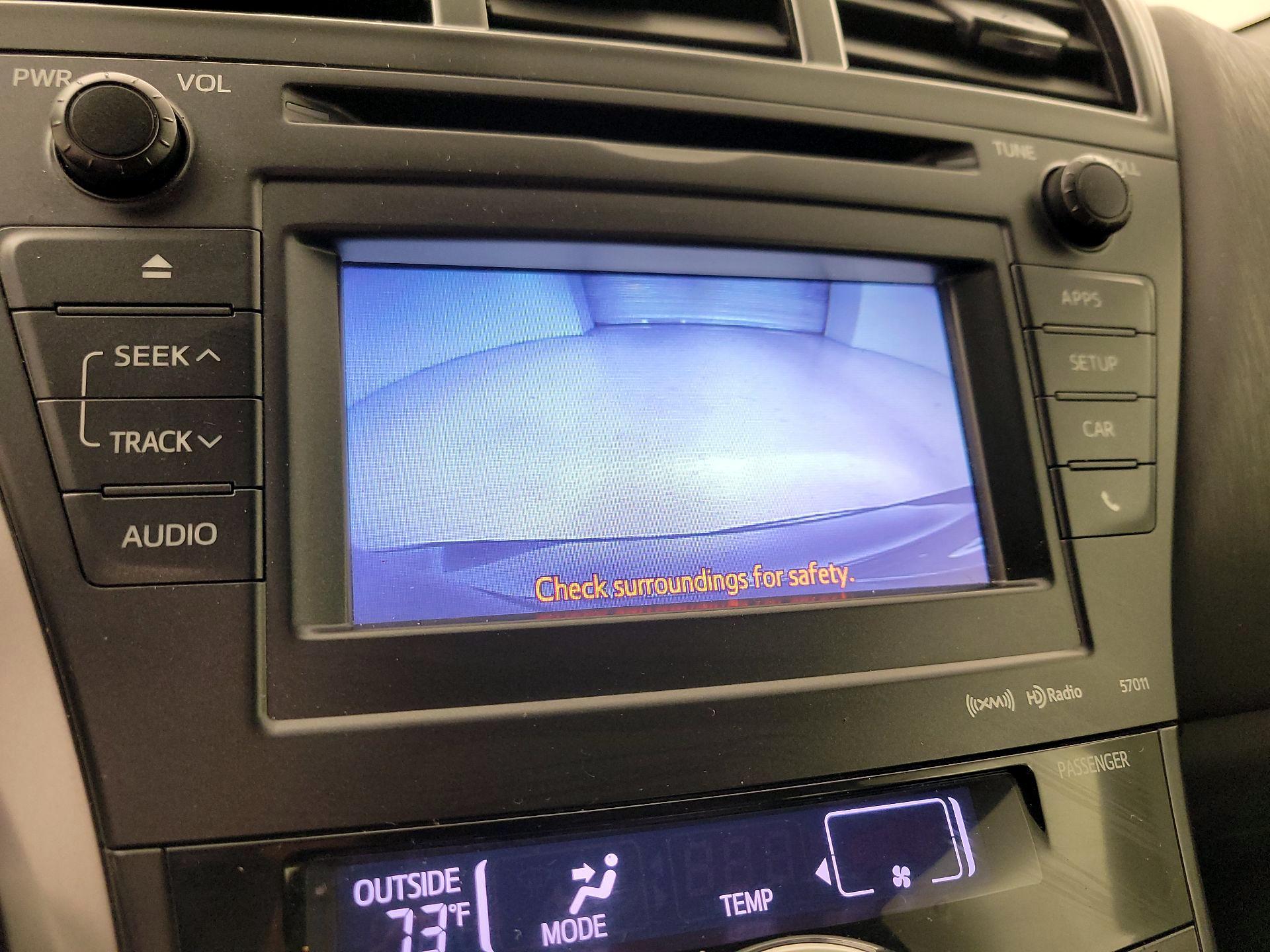 Thumbnail: 2014 Toyota Prius v - 14