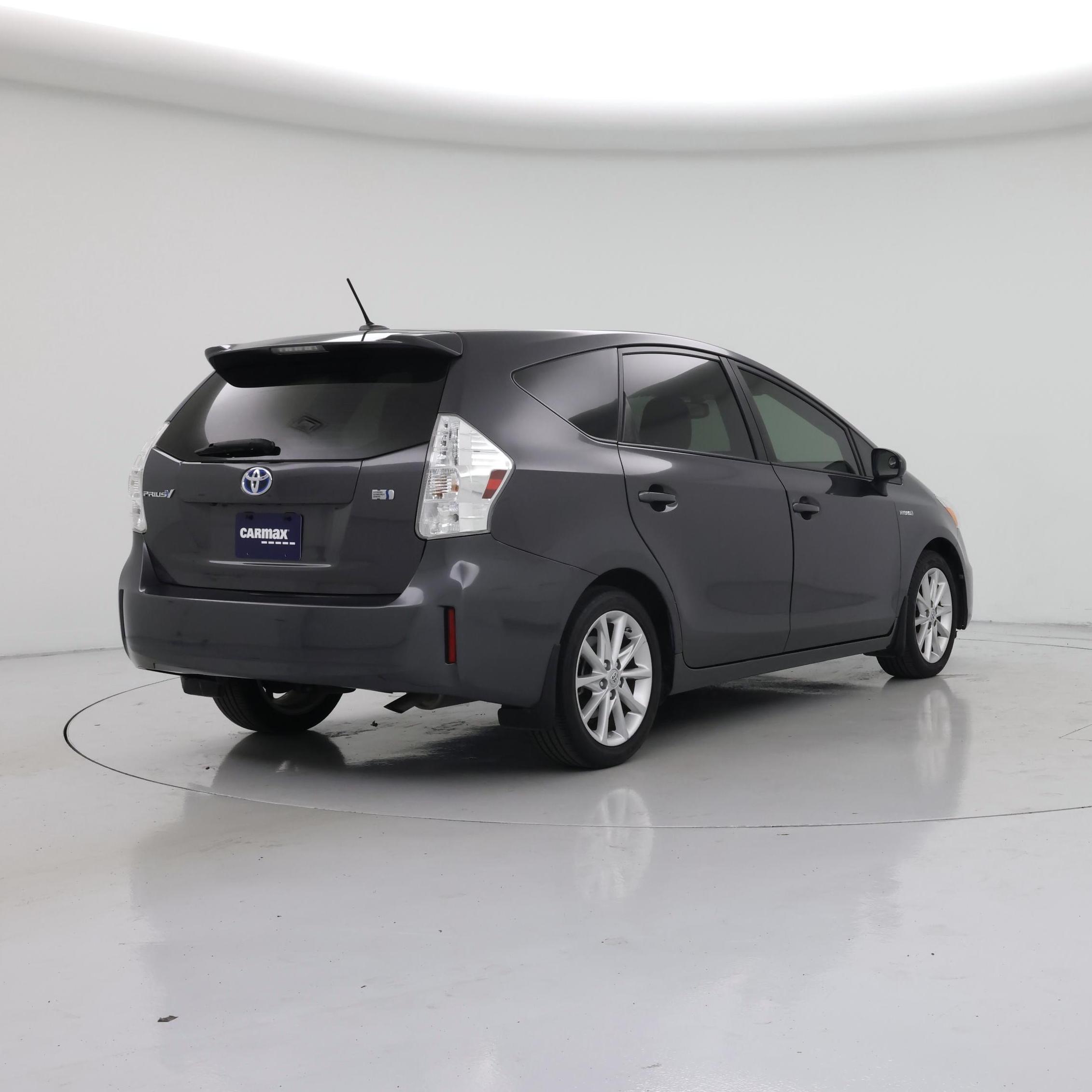 Thumbnail: 2014 Toyota Prius v - 8