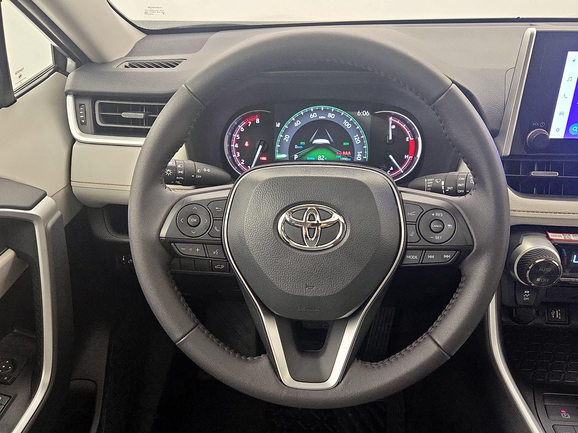 Thumbnail: 2025 Toyota RAV4 - 10