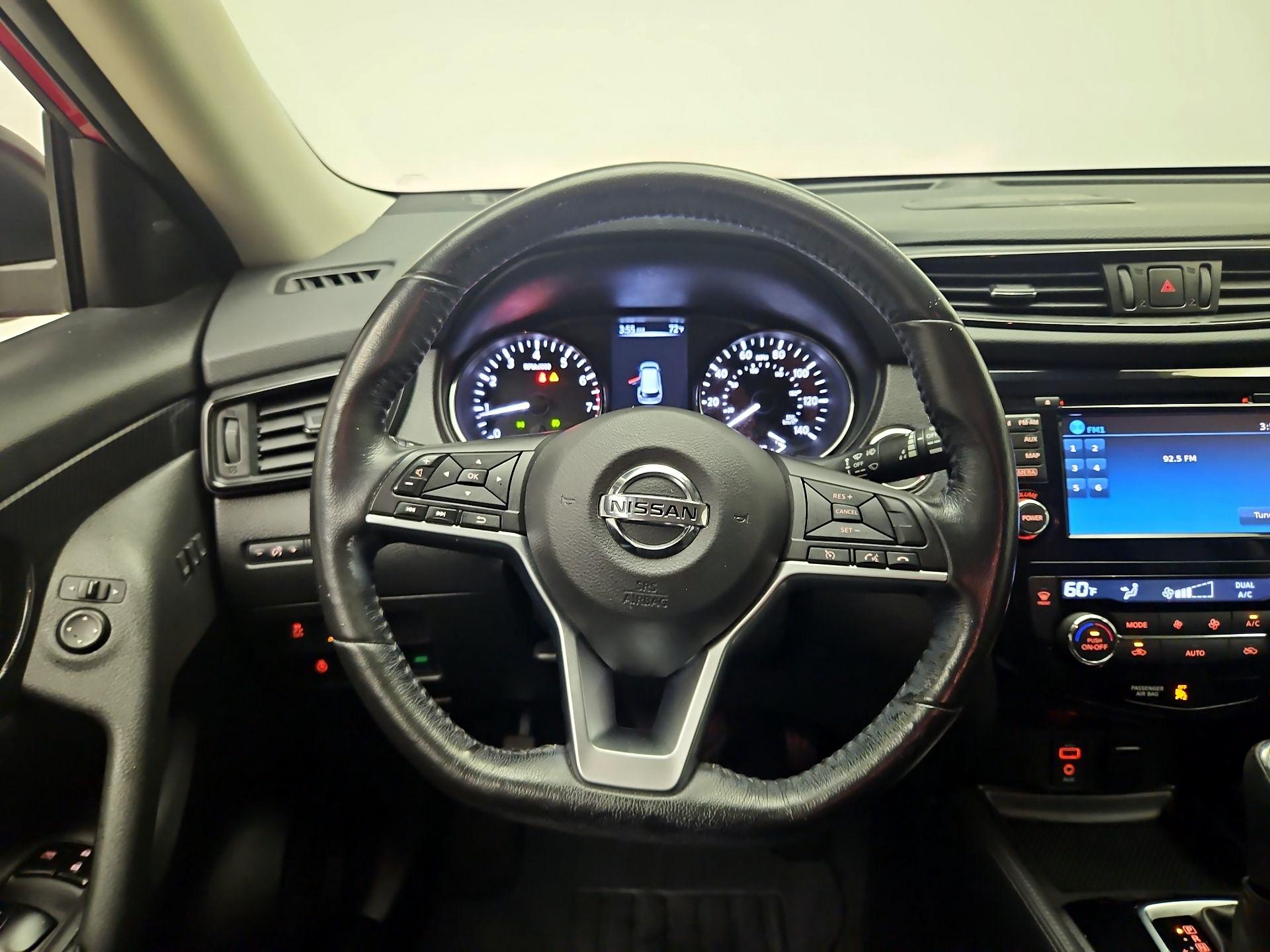 Thumbnail: 2017 Nissan Rogue - 10