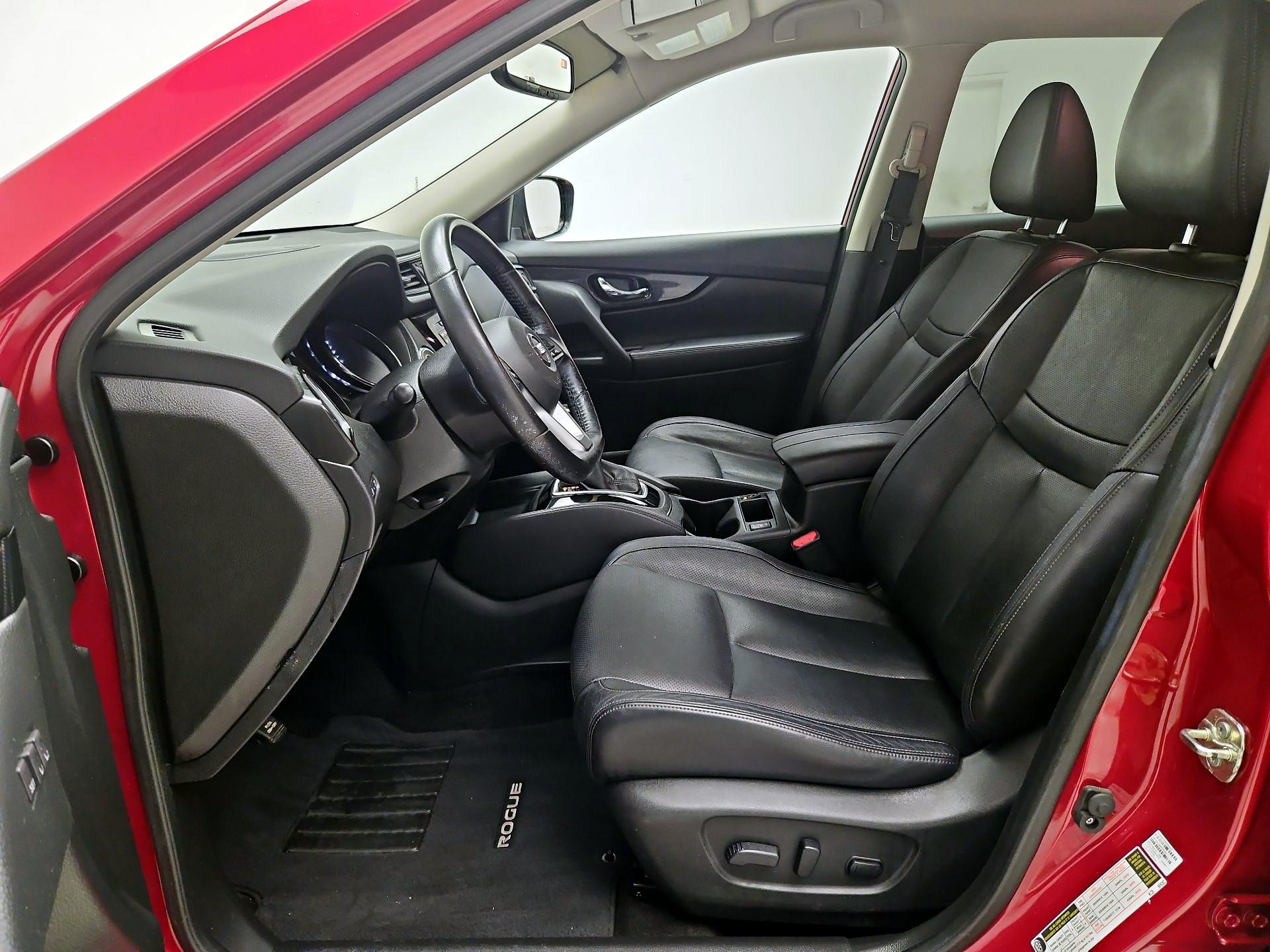 Thumbnail: 2017 Nissan Rogue - 11