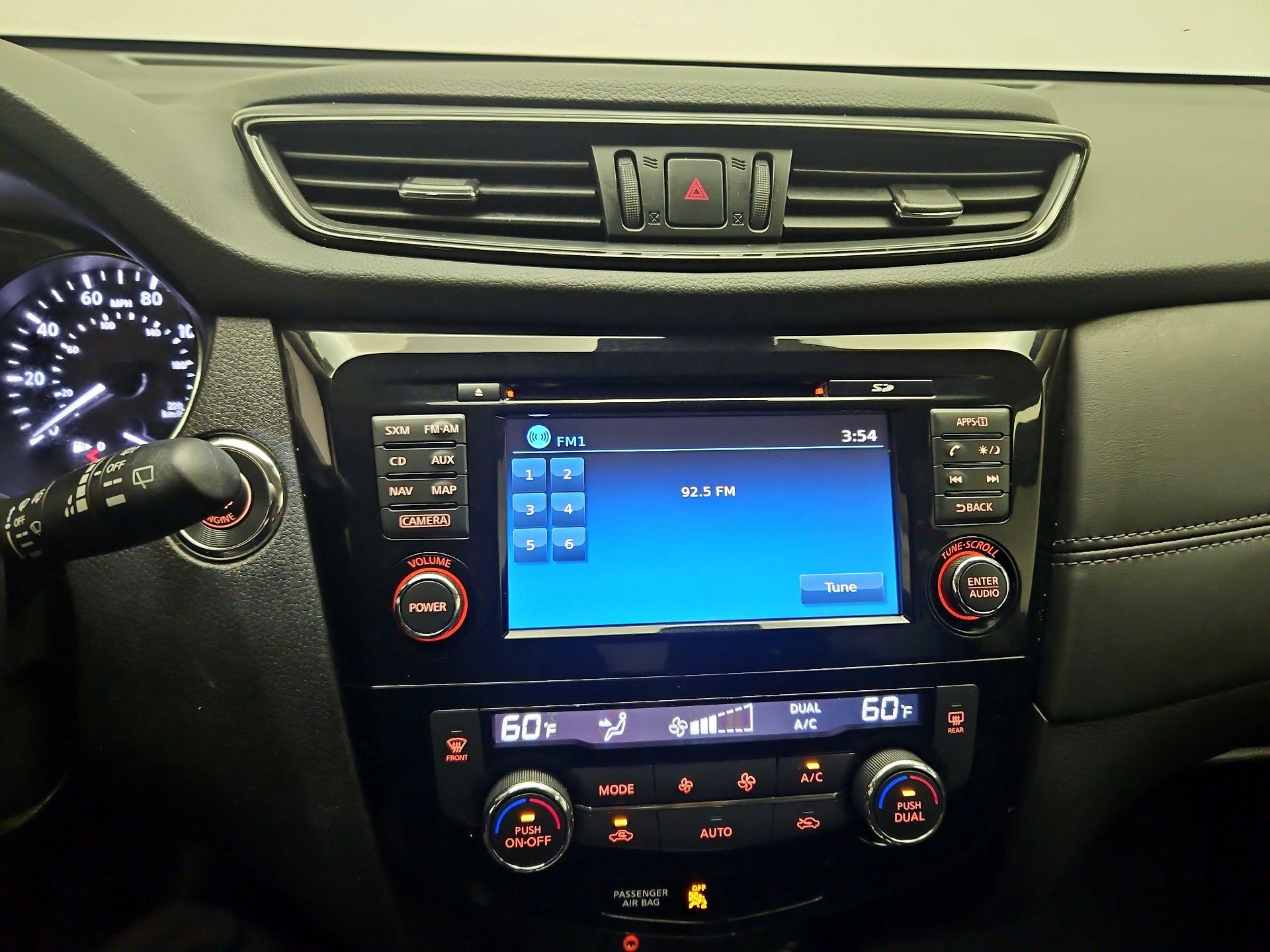 Thumbnail: 2017 Nissan Rogue - 14
