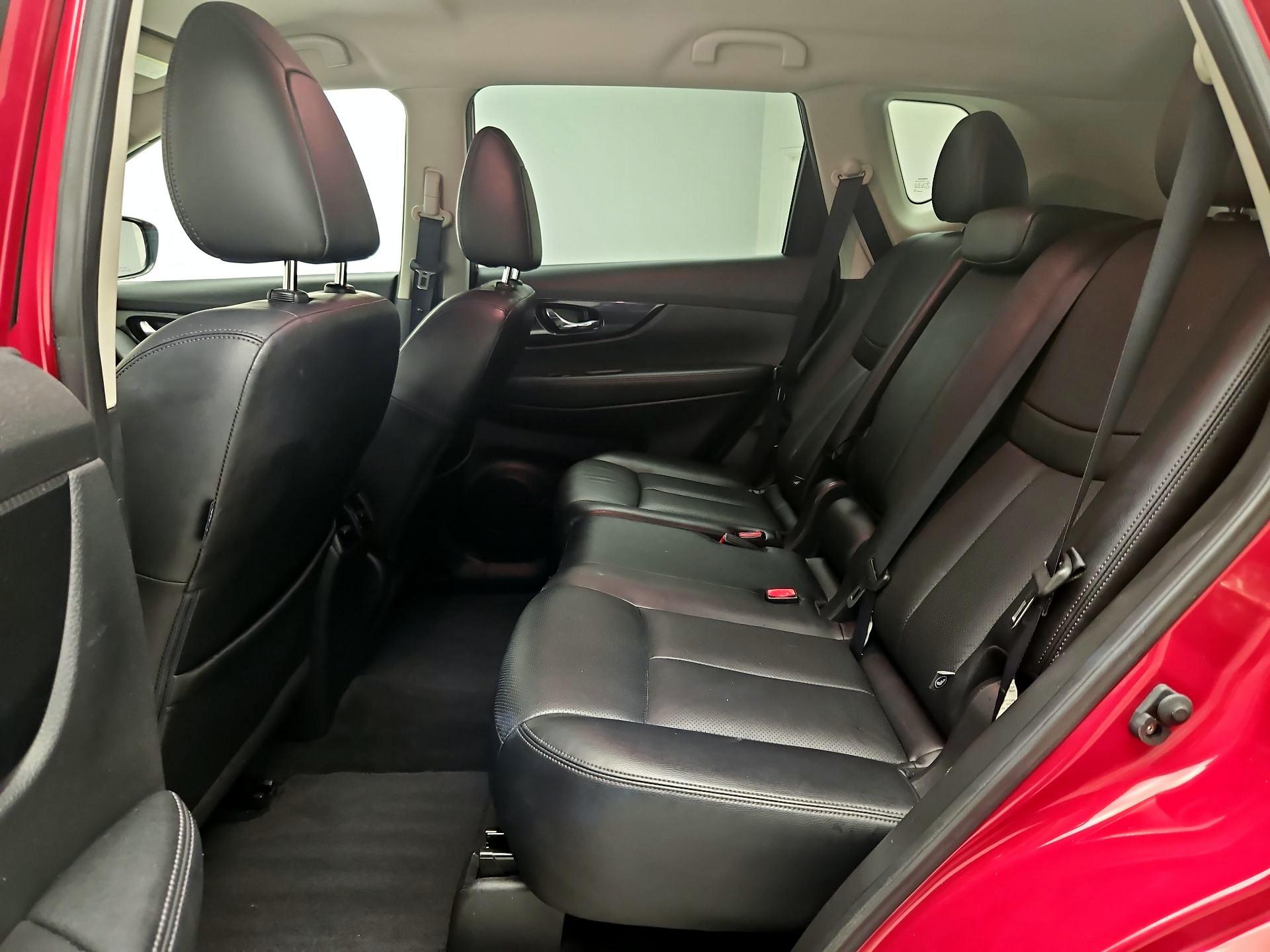 Thumbnail: 2017 Nissan Rogue - 17