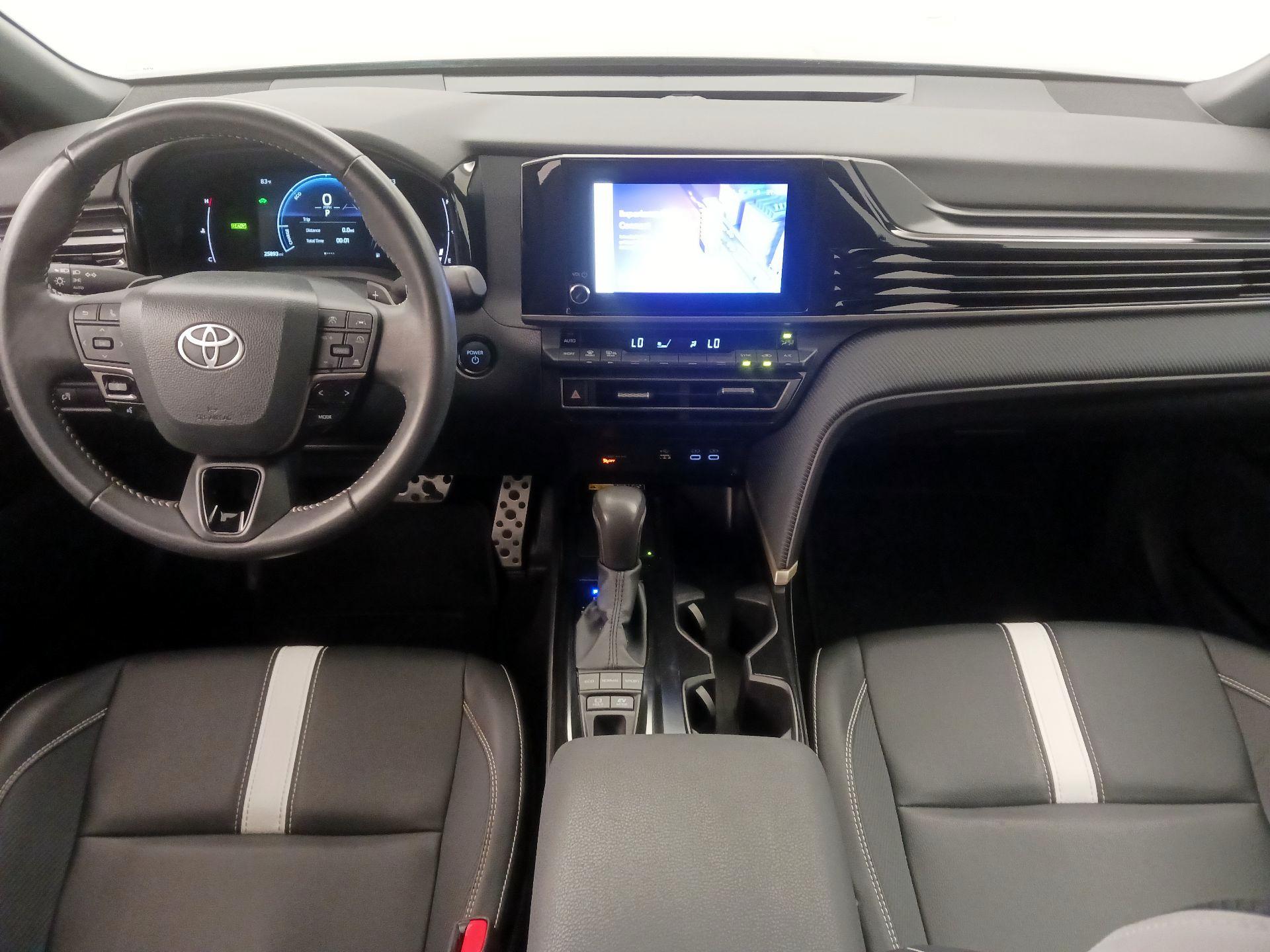 Thumbnail: 2025 Toyota Camry - 9
