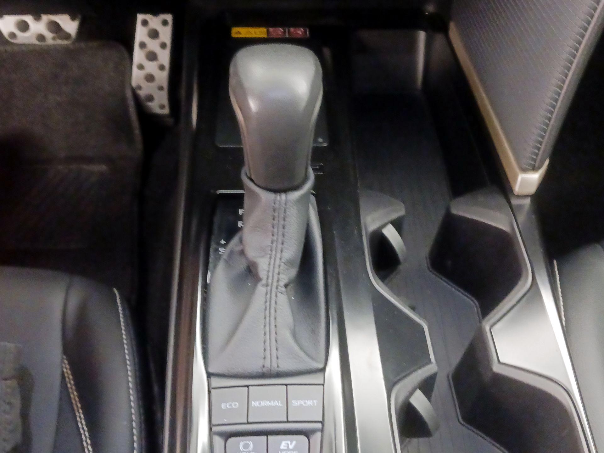 Thumbnail: 2025 Toyota Camry - 17