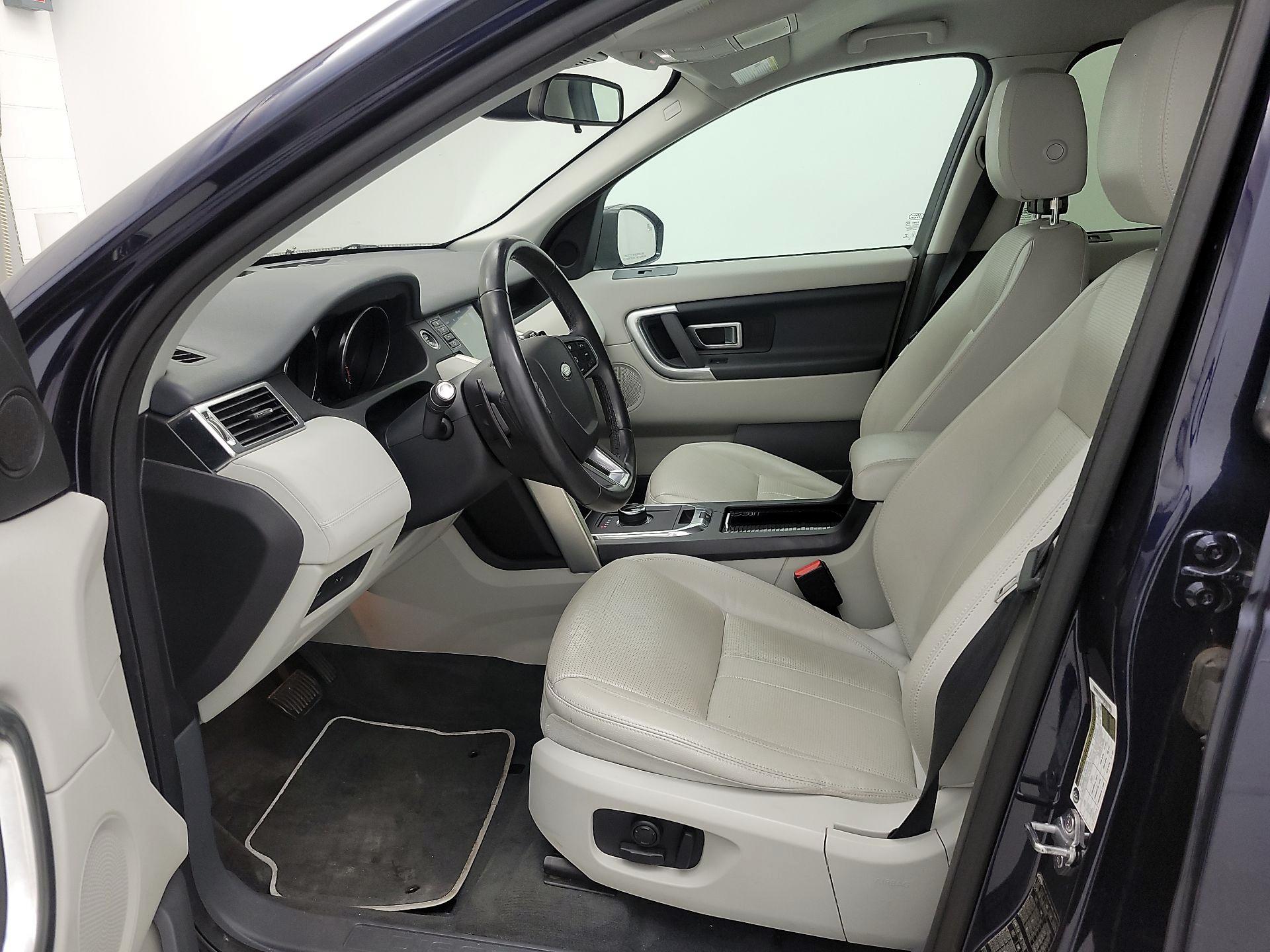 Thumbnail: 2019 Land Rover Discovery Sport - 11