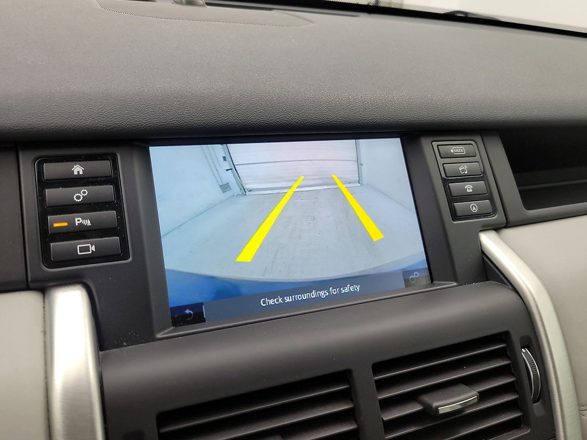 Thumbnail: 2019 Land Rover Discovery Sport - 14