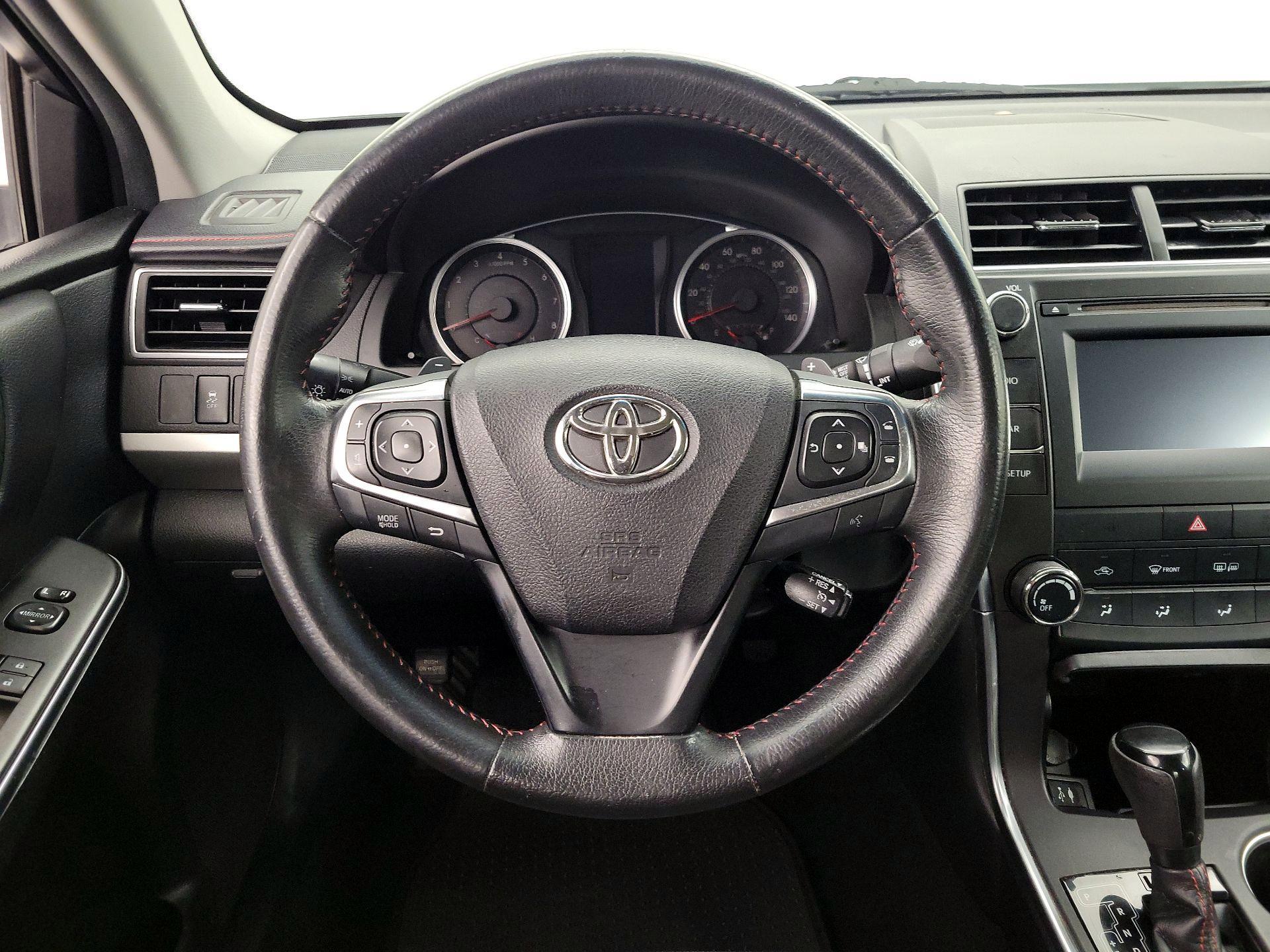 Thumbnail: 2017 Toyota Camry - 10