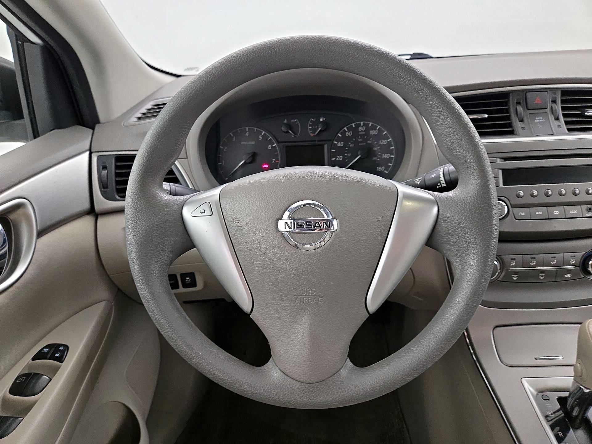 Thumbnail: 2014 Nissan Sentra - 10