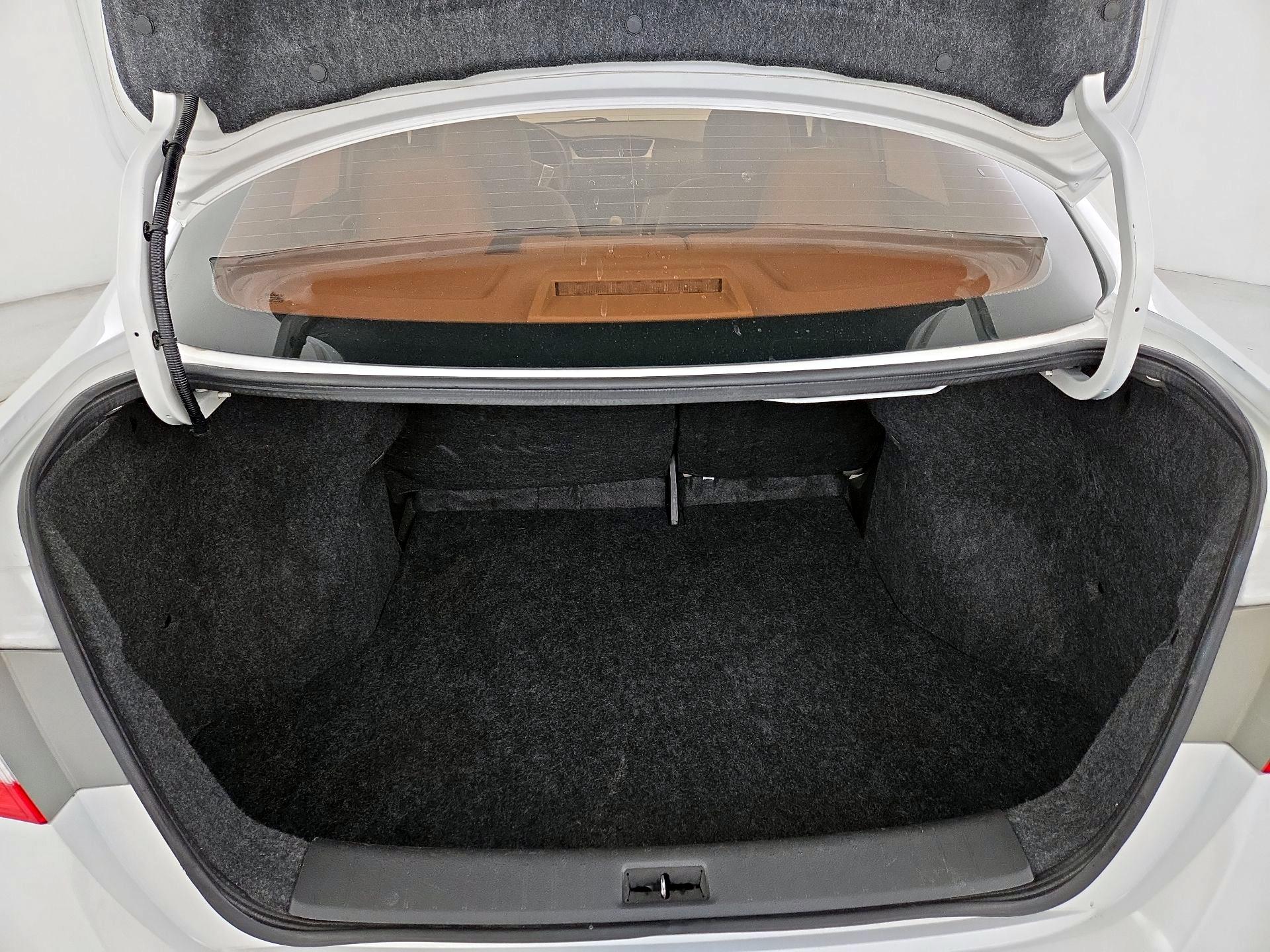 Thumbnail: 2014 Nissan Sentra - 19