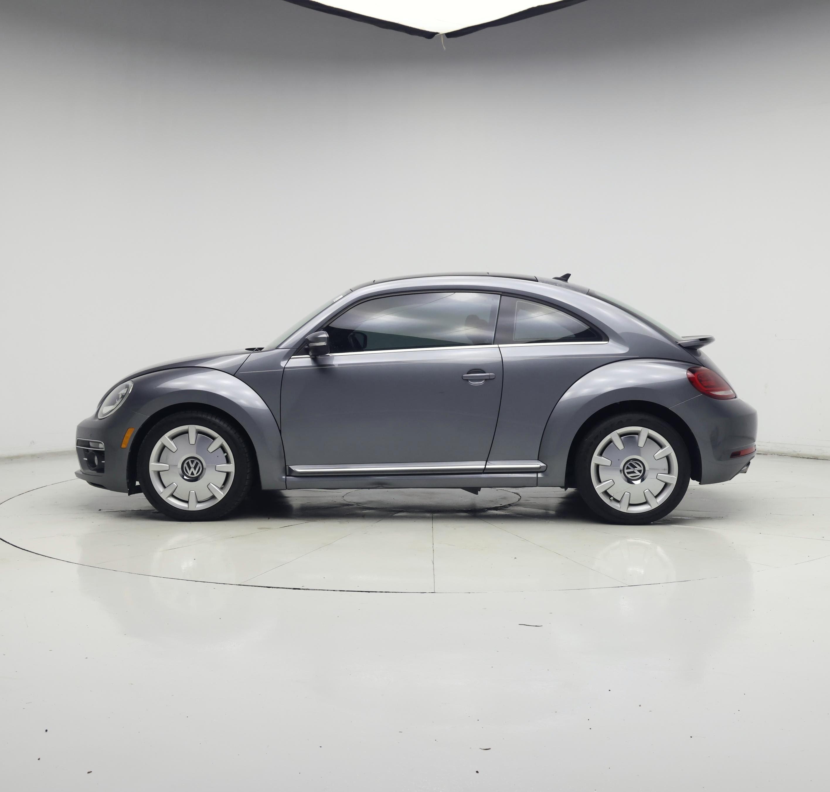 Thumbnail: 2019 Volkswagen Beetle - 3