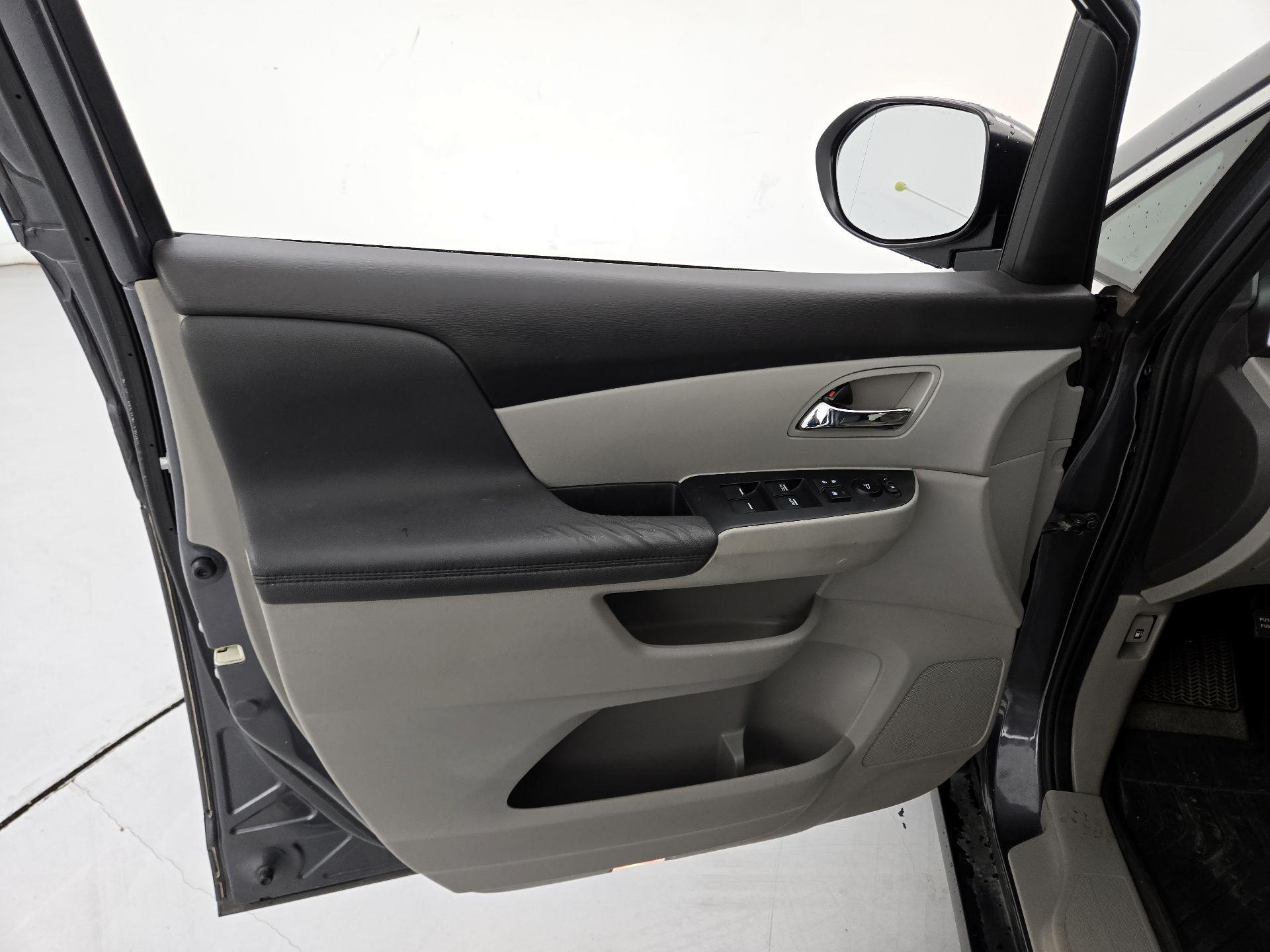 Thumbnail: 2017 Honda Odyssey - 12
