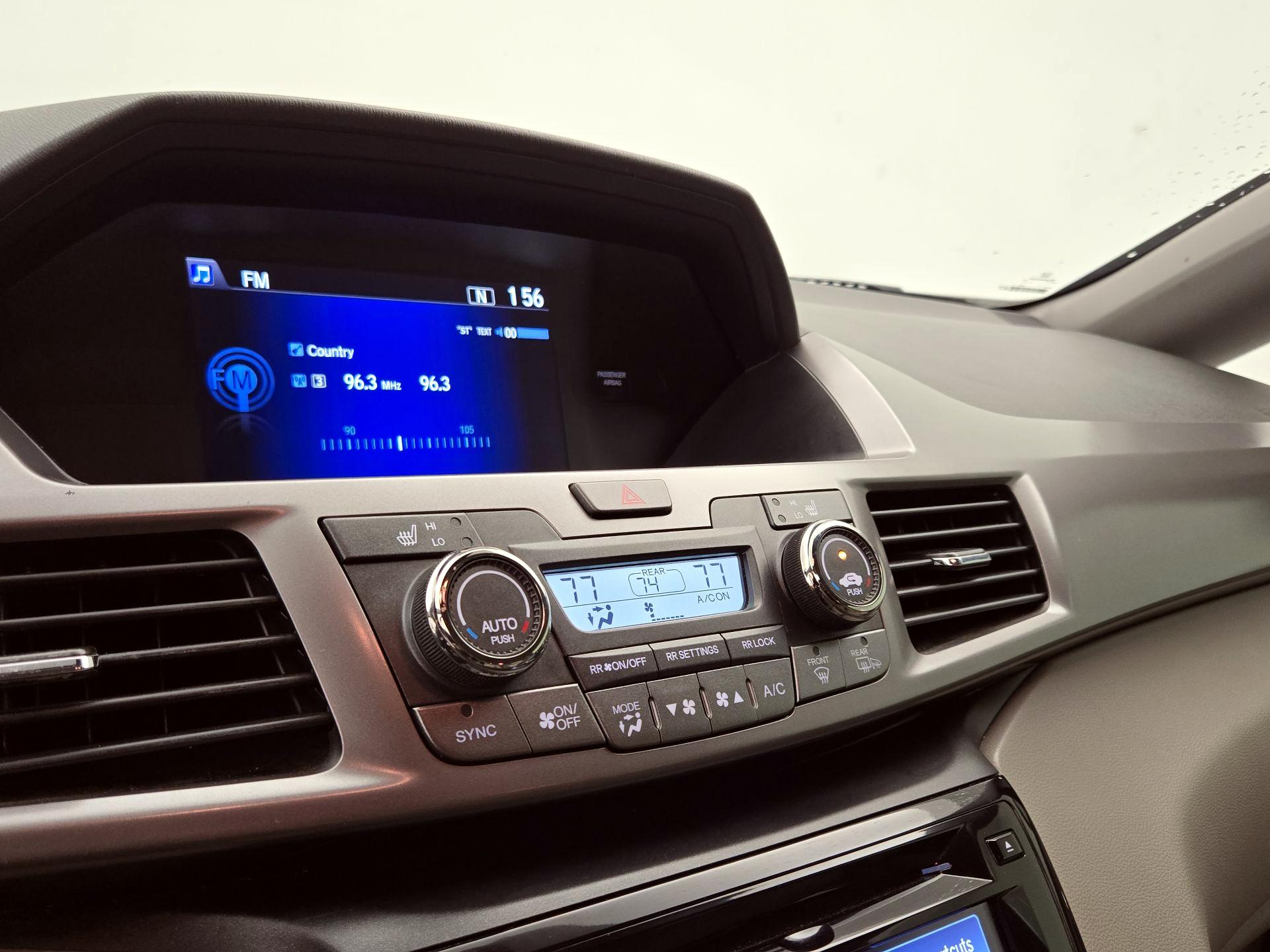 Thumbnail: 2017 Honda Odyssey - 16