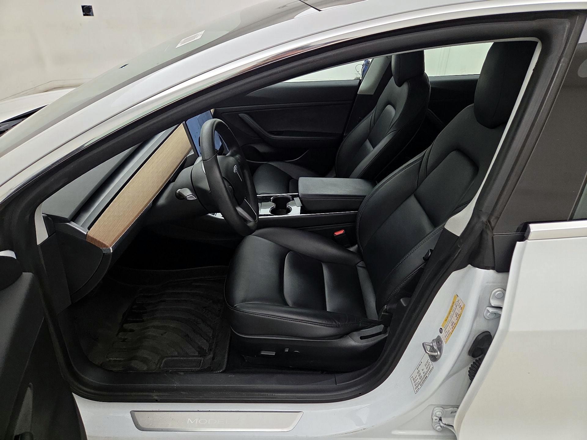 Thumbnail: 2020 Tesla Model 3 - 11