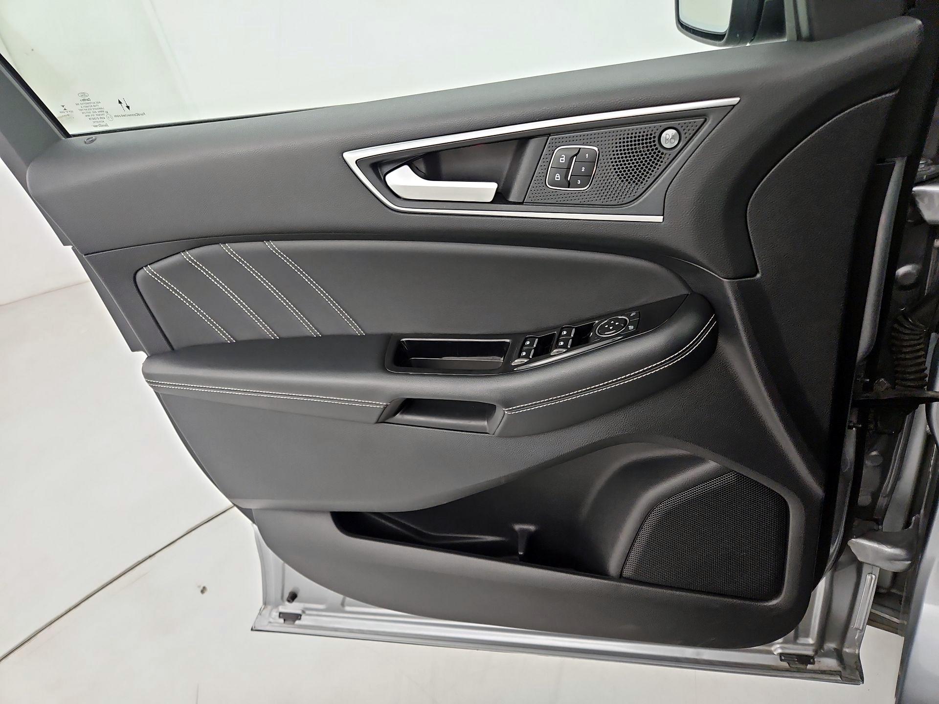 Thumbnail: 2020 Ford Edge - 12