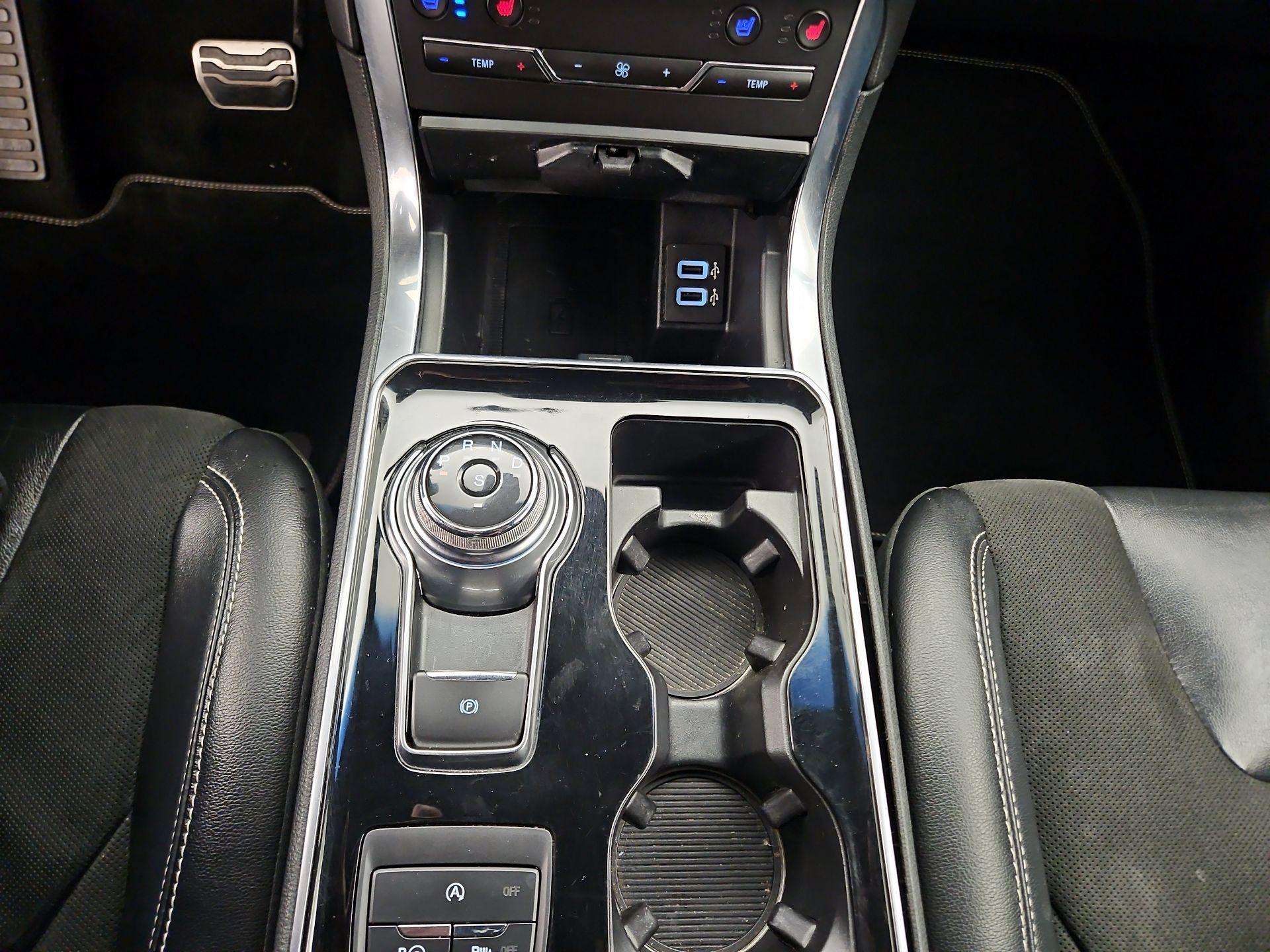 Thumbnail: 2020 Ford Edge - 18