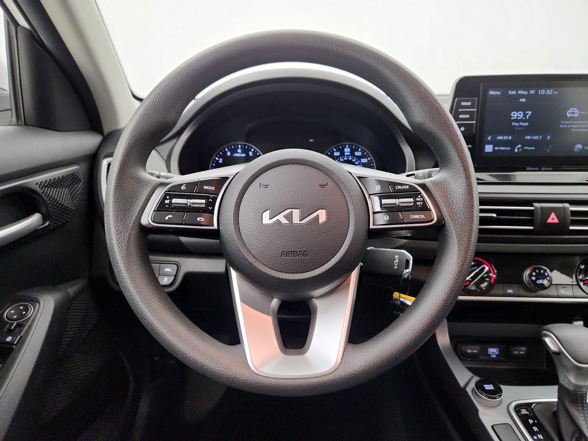 Thumbnail: 2023 Kia Seltos - 10