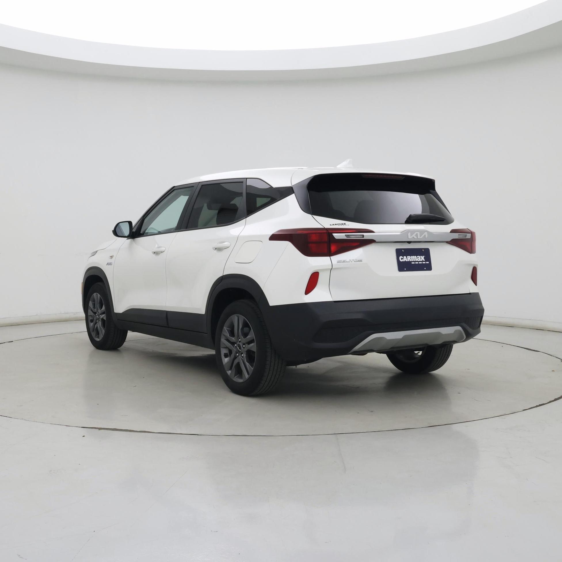 Thumbnail: 2023 Kia Seltos - 2
